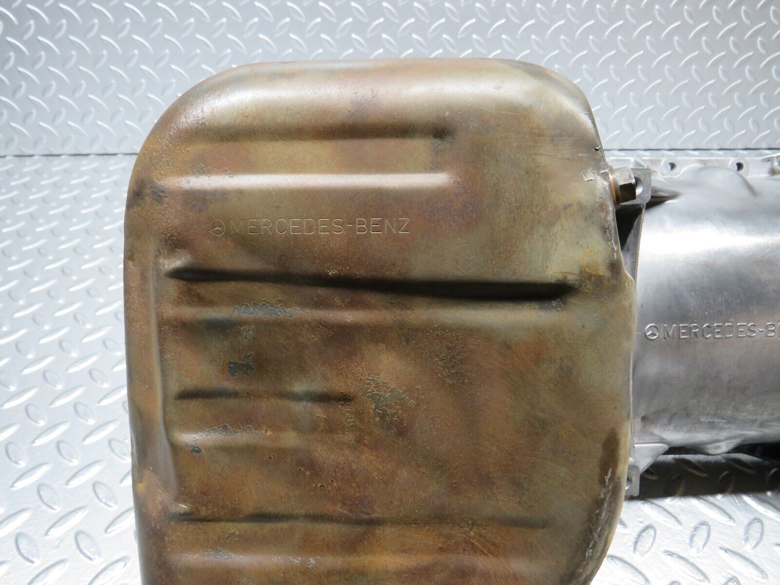 31169 Mercedes-Benz W123 200D Oil Pan Oil Sump 1150141402