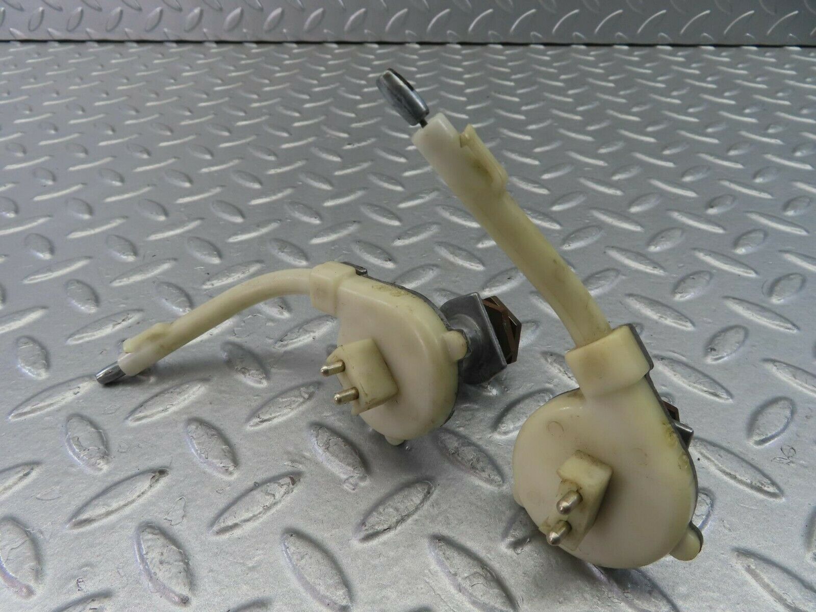 9976 Mercedes-Benz C123 230CE Coupe Heater Regulator 1238300485