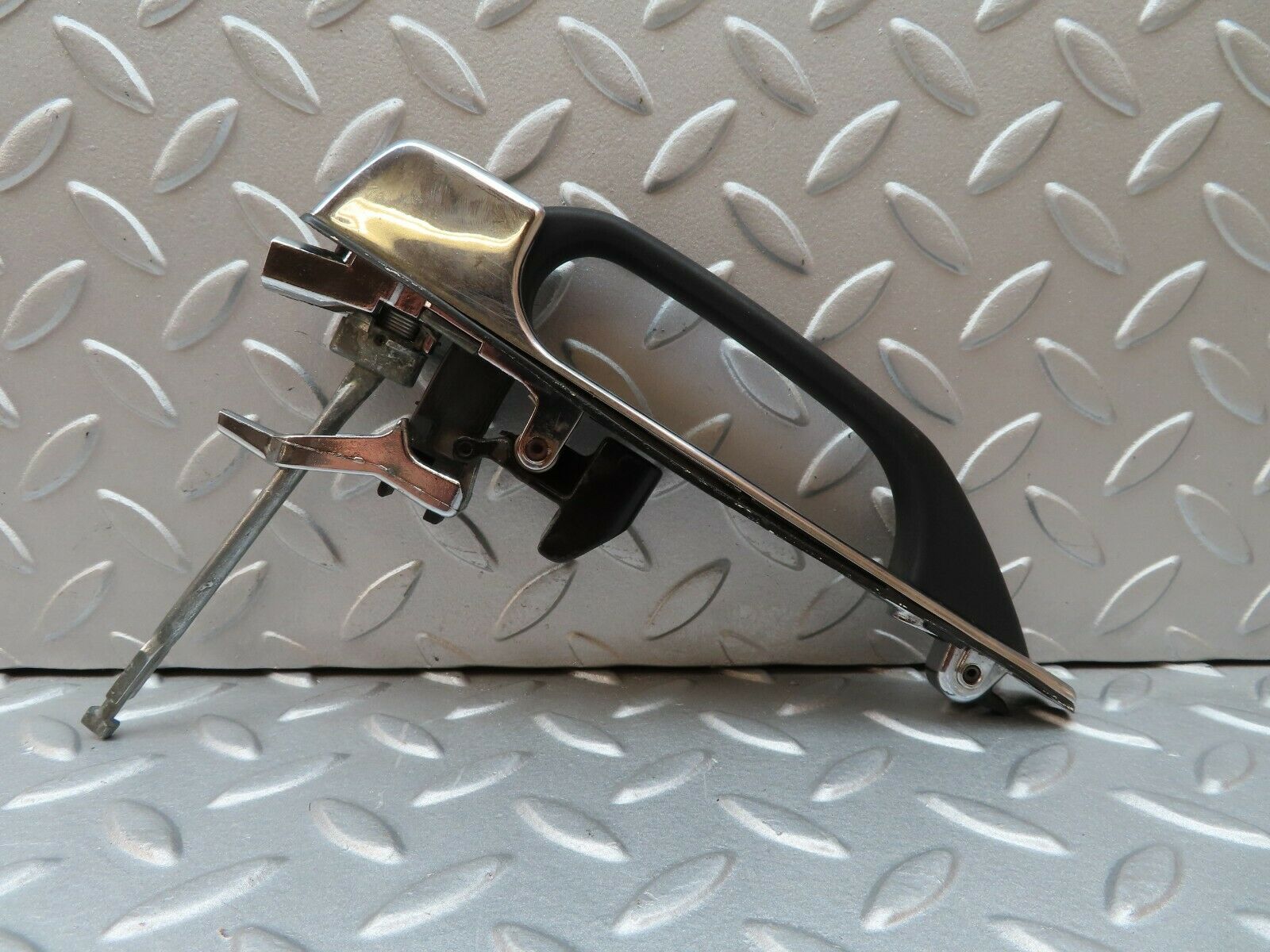 3826 Mercedes-Benz S123 200T Wagon Exterior Chrome Door Handle Front Left