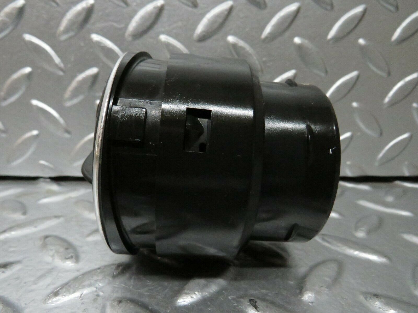 23775 Mercedes-Benz C107 450SLC Coupe Dashboard Air Vent