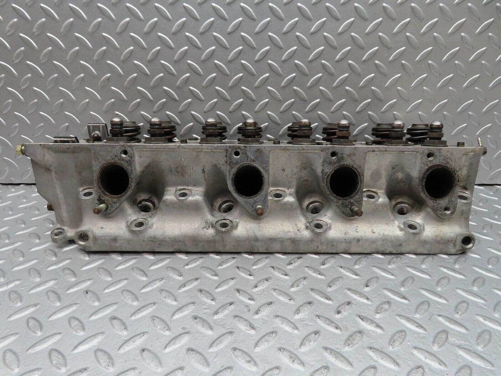 16533 Mercedes-Benz C107 350SLC Coupe Cylinder Head Left Side 1160161801