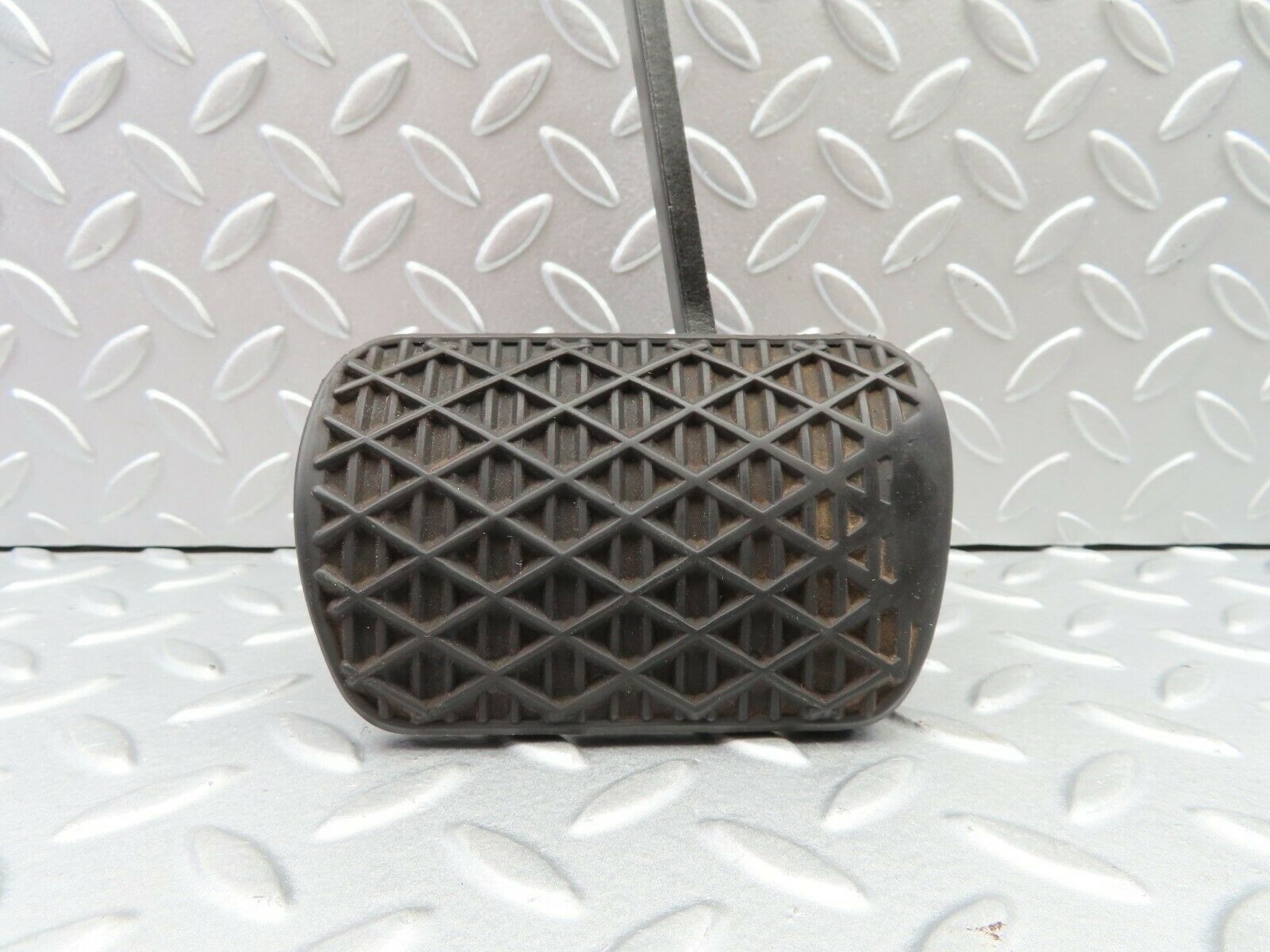 6376 Mercedes-Benz W126 380SE Brake Pedal With Rubber