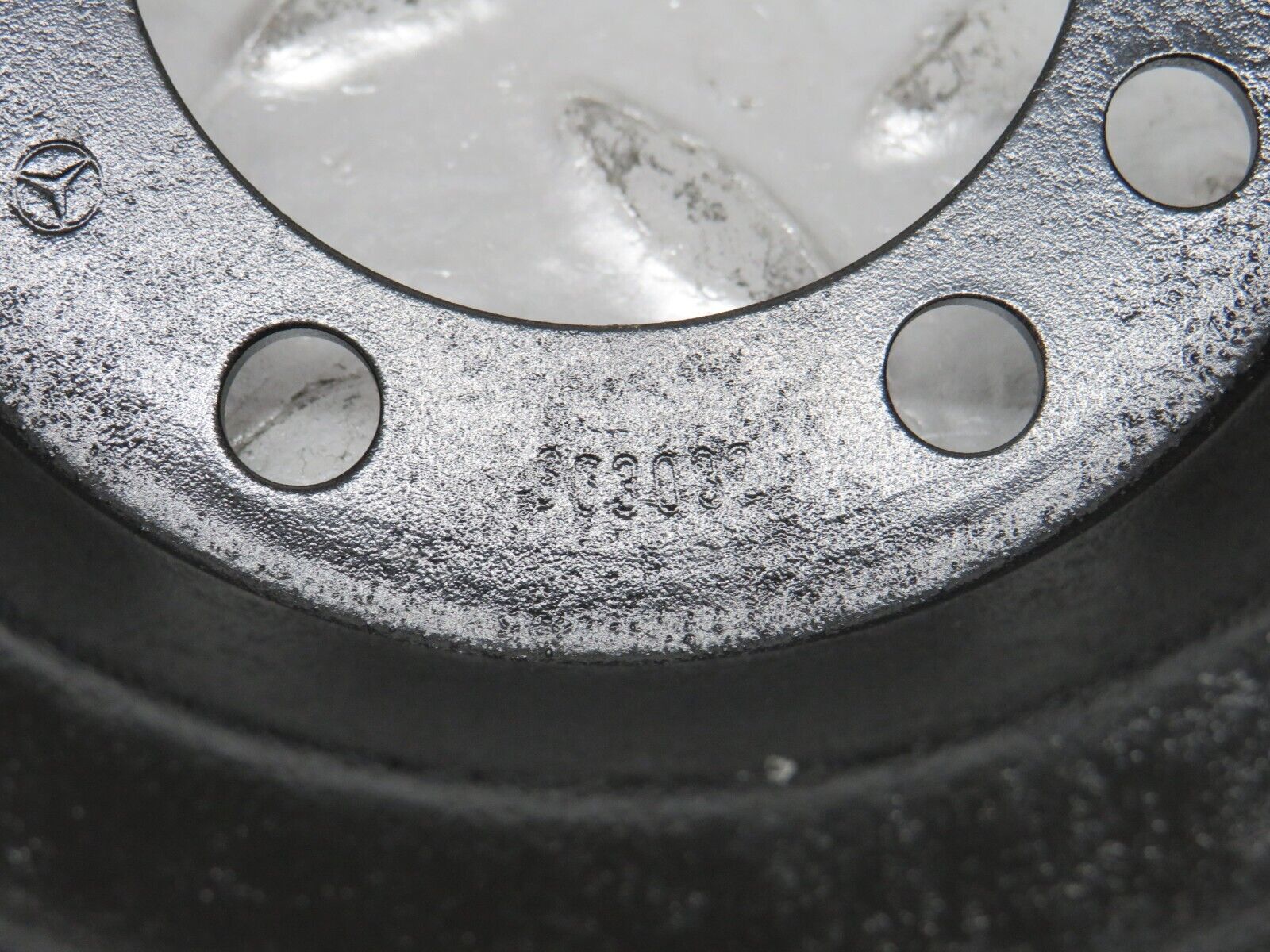 32655 Mercedes-Benz S124 300TE Wagon Crankshaft Pulley 6030320204