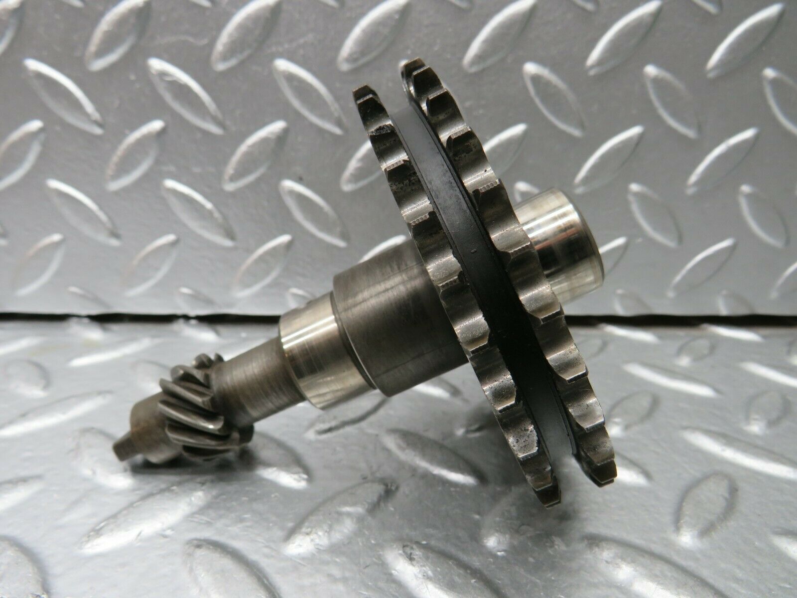 22815 Mercedes-Benz C107 450SLC Camshaft Intermediate Timing Gear 1161570414