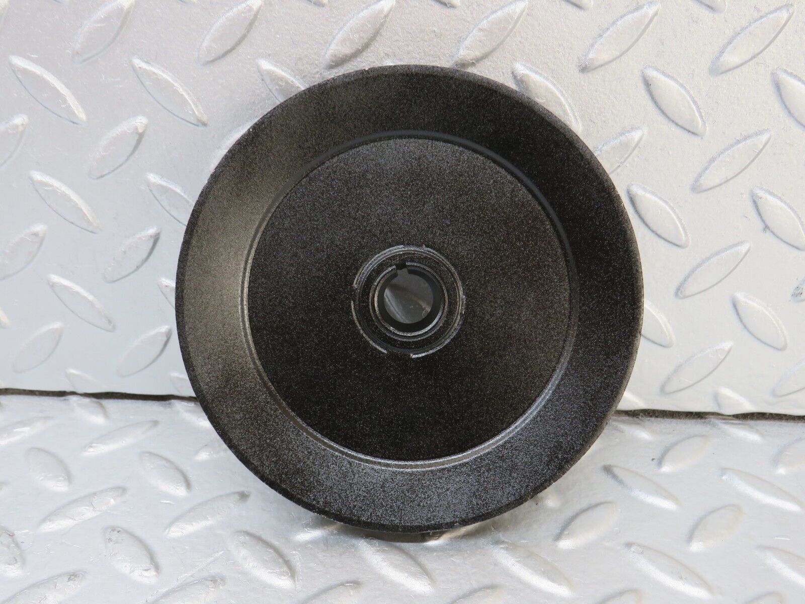 35933 Mercedes-Benz 240D OM616.912 Power Steering Pump Pulley 6172360110