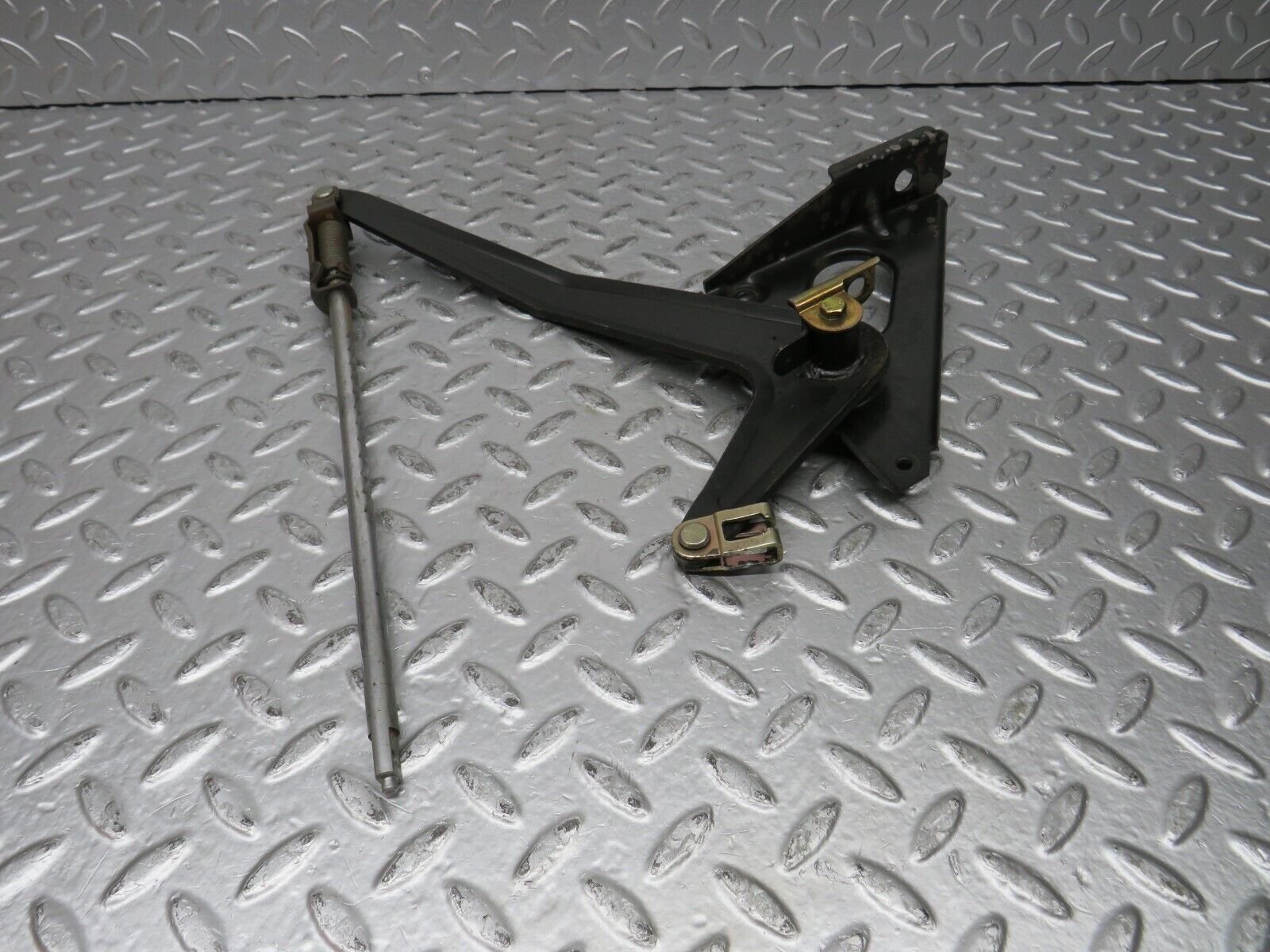 32071 Mercedes-Benz W123 230E Handbrake Regulator