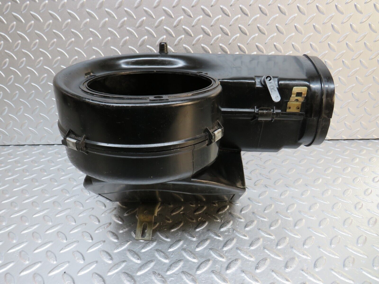 32246 Mercedes-Benz W116 350SE Heater Blower Motor Housing