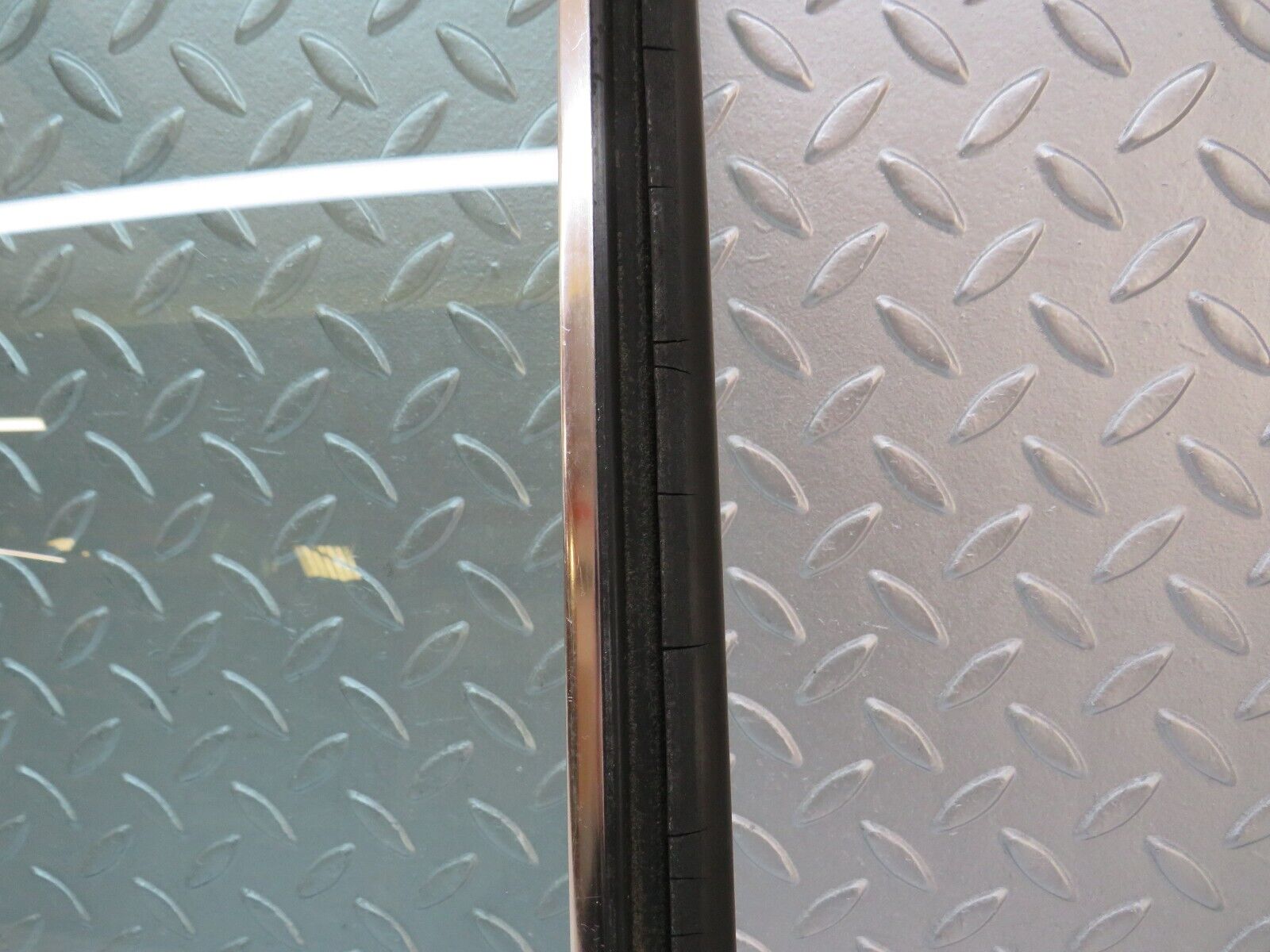 34412 Mercedes-Benz C126 380SEC Coupe Rear Right Window Glass