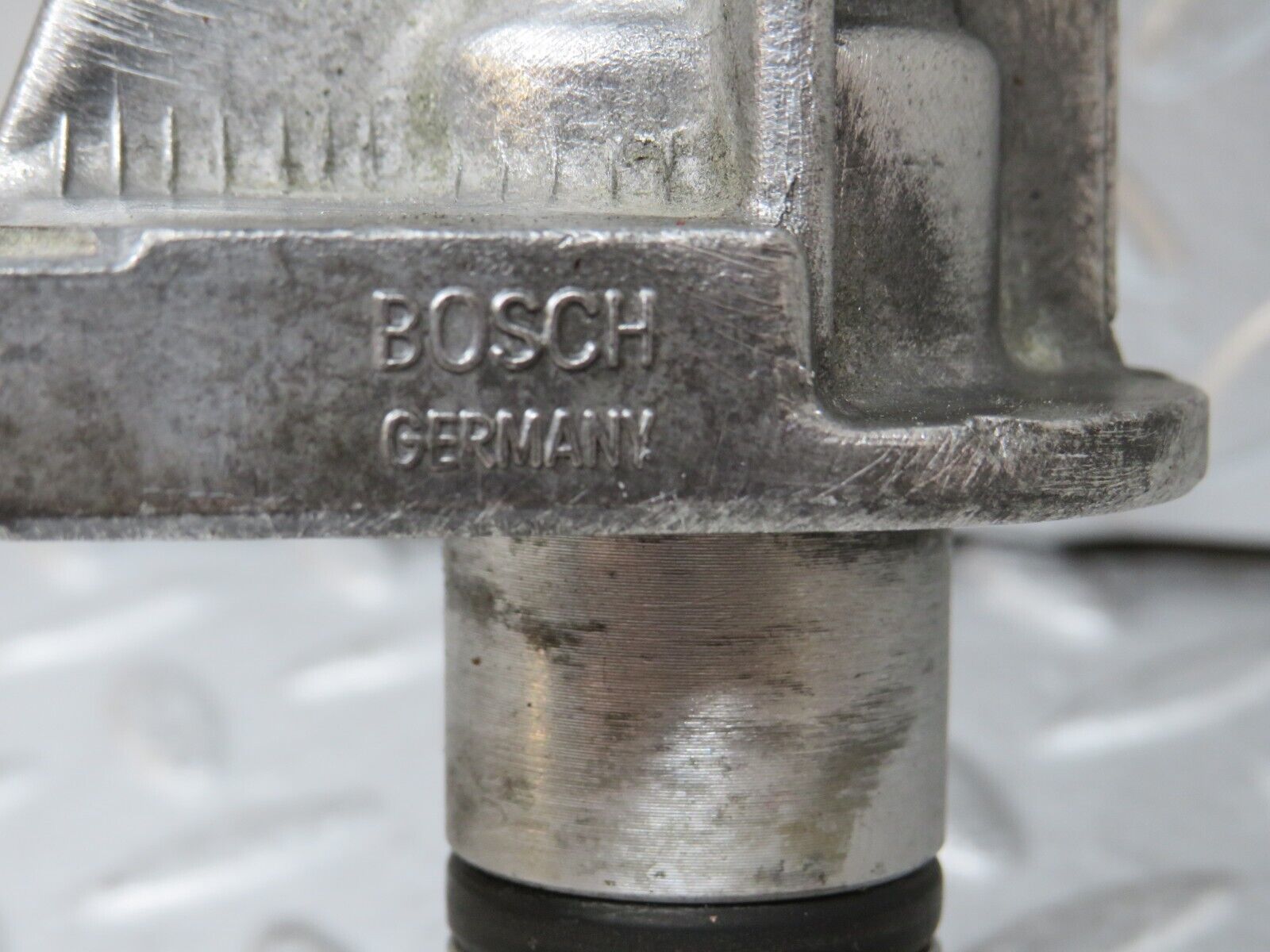 26334 Mercedes-Benz W116 450SE Ignition Distributor 0237404006