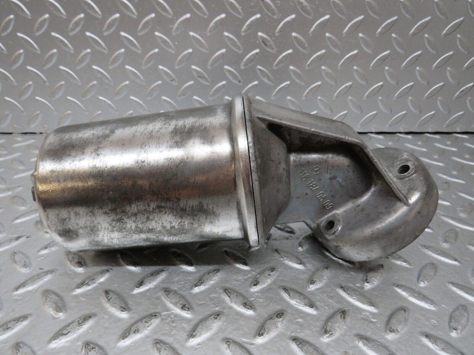 26313 Mercedes-Benz W116 350SE Oil Filter Housing 1161840509