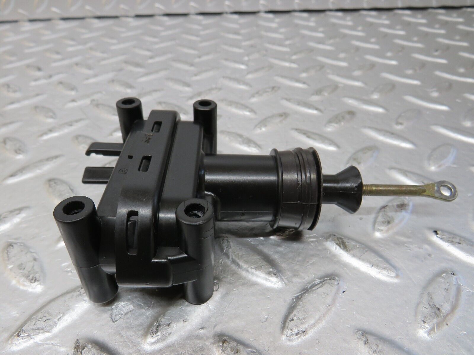 25922 Mercedes-Benz W124 280E Door Lock Vacuum Actuator