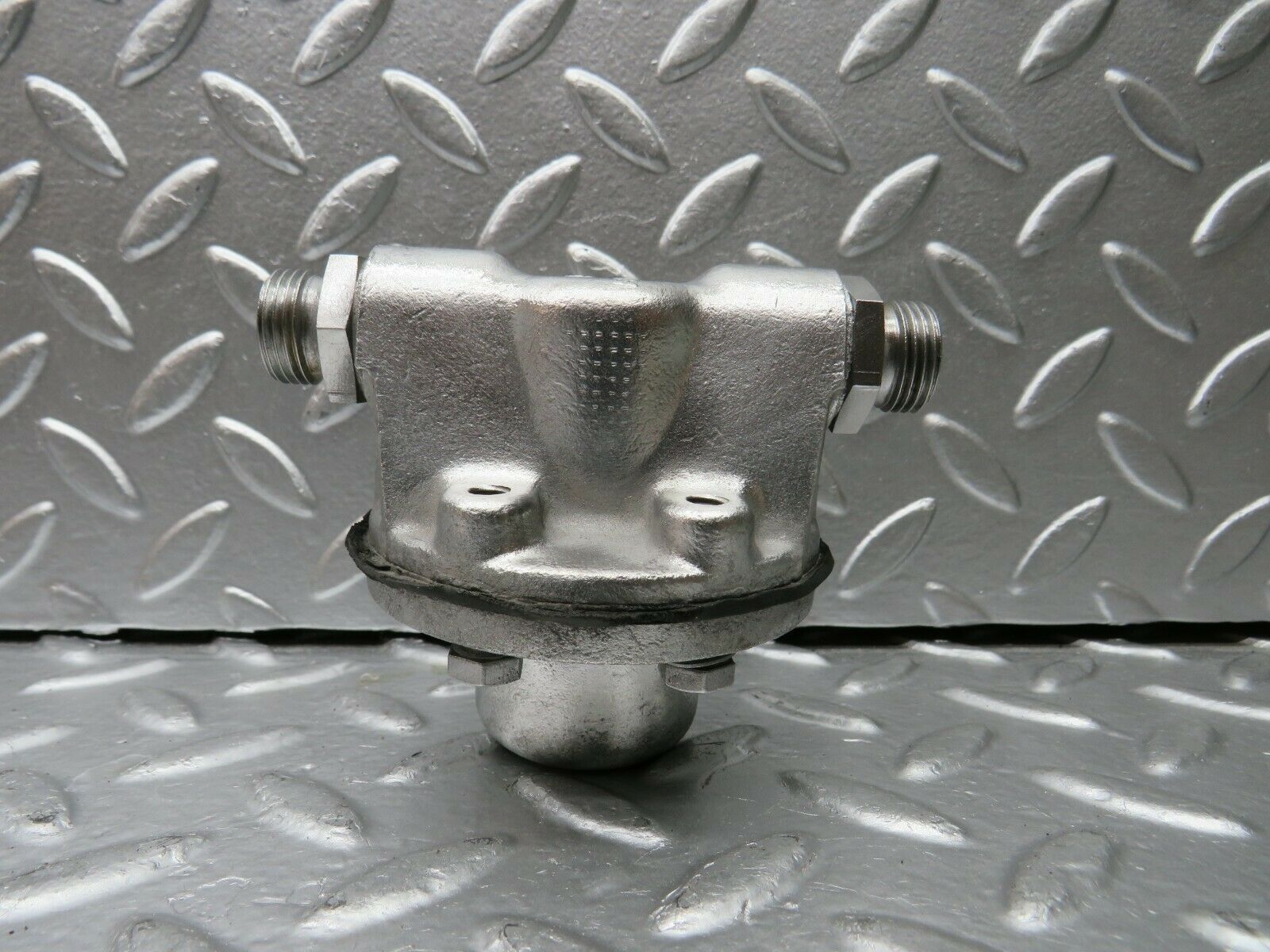 22697 Mercedes-Benz C107 450SLC Coup Oil Pressure Damper 1161870196 1161870494