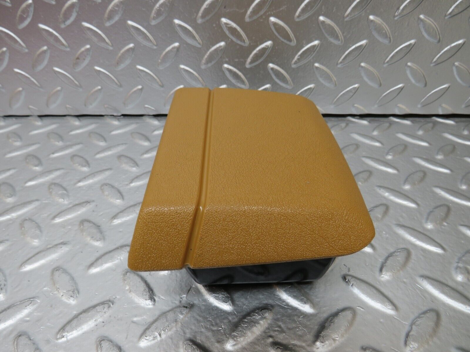 25493 Mercedes-Benz W123 200 Rear Ashtray Palomino