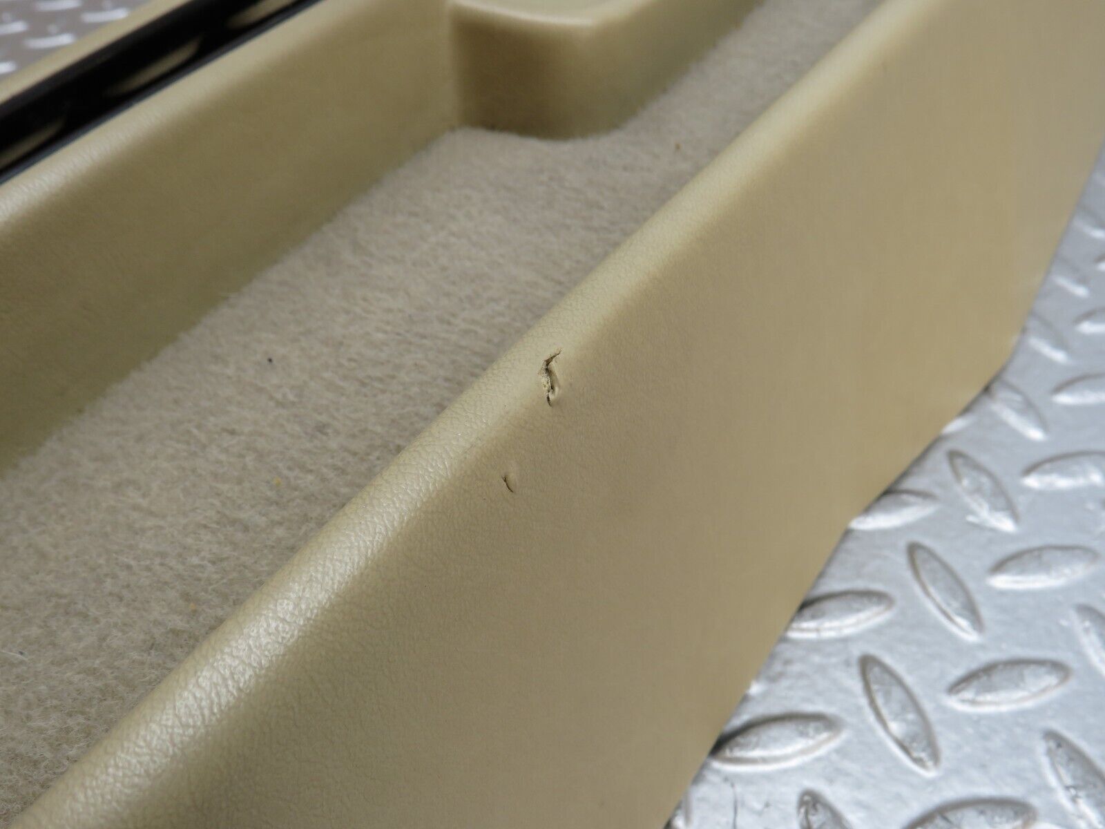 36560 Mercedes-Benz W201 190E 2.0L Centre Console Beige 2016831325 2016831236