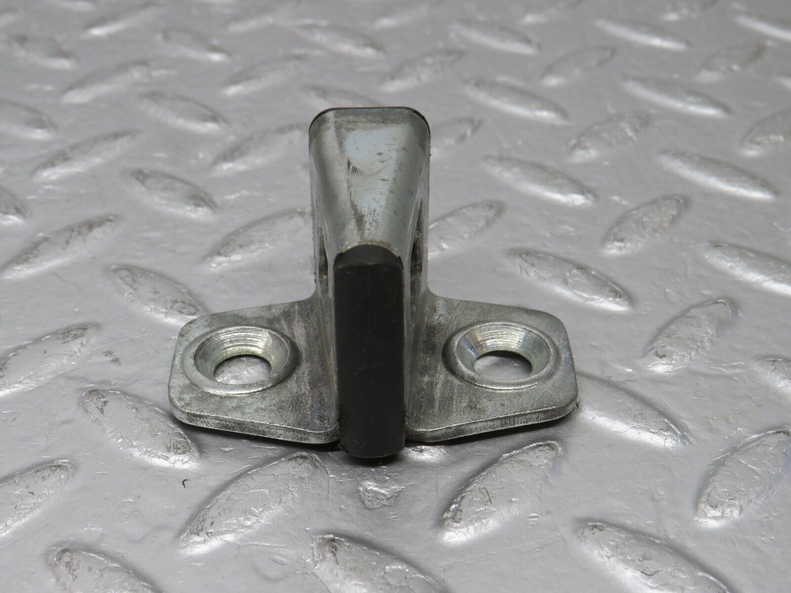 38834 Mercedes-Benz W201 190E 2.6L Door Lock Latch