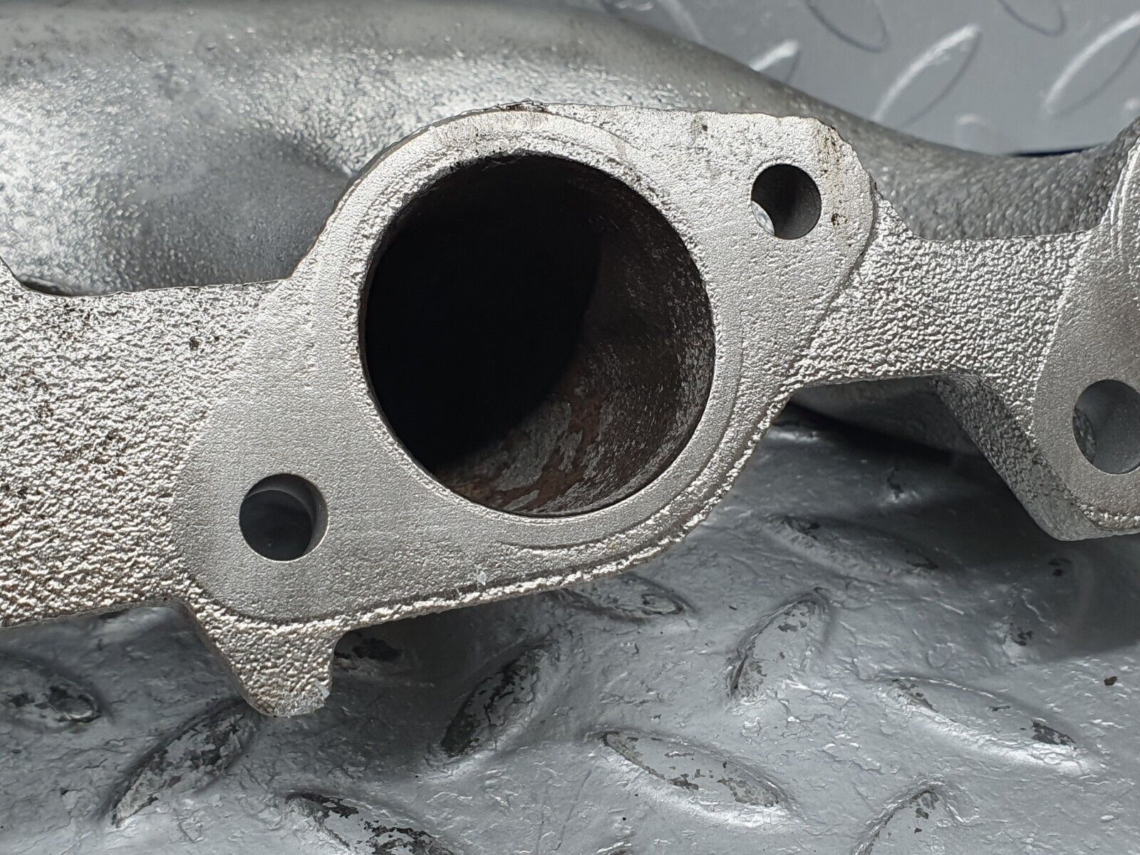 41201 Mercedes-Benz W126 300SE Exhaust Manifold Cylinder 1-3 1031421502