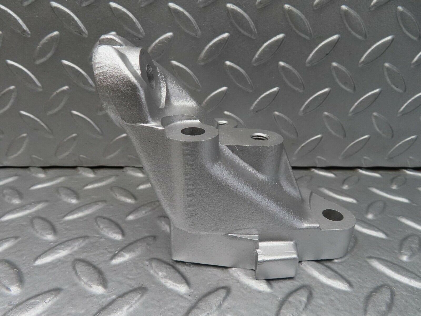 14763 Mercedes-Benz W201 190E Engine Mount Bracket Left Side 1022234104