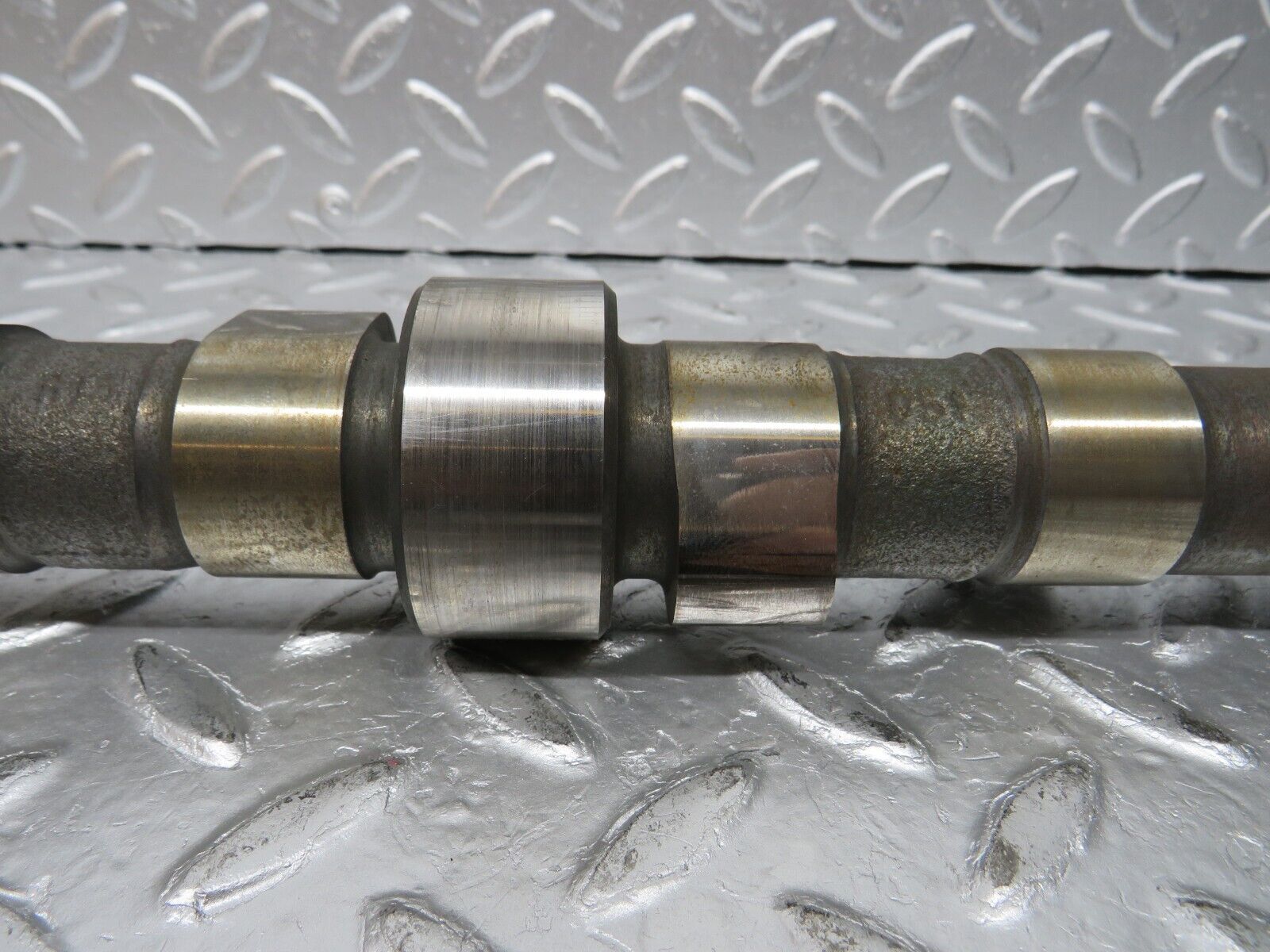 31065 Mercedes-Benz W123 200D Camshaft 6150510201