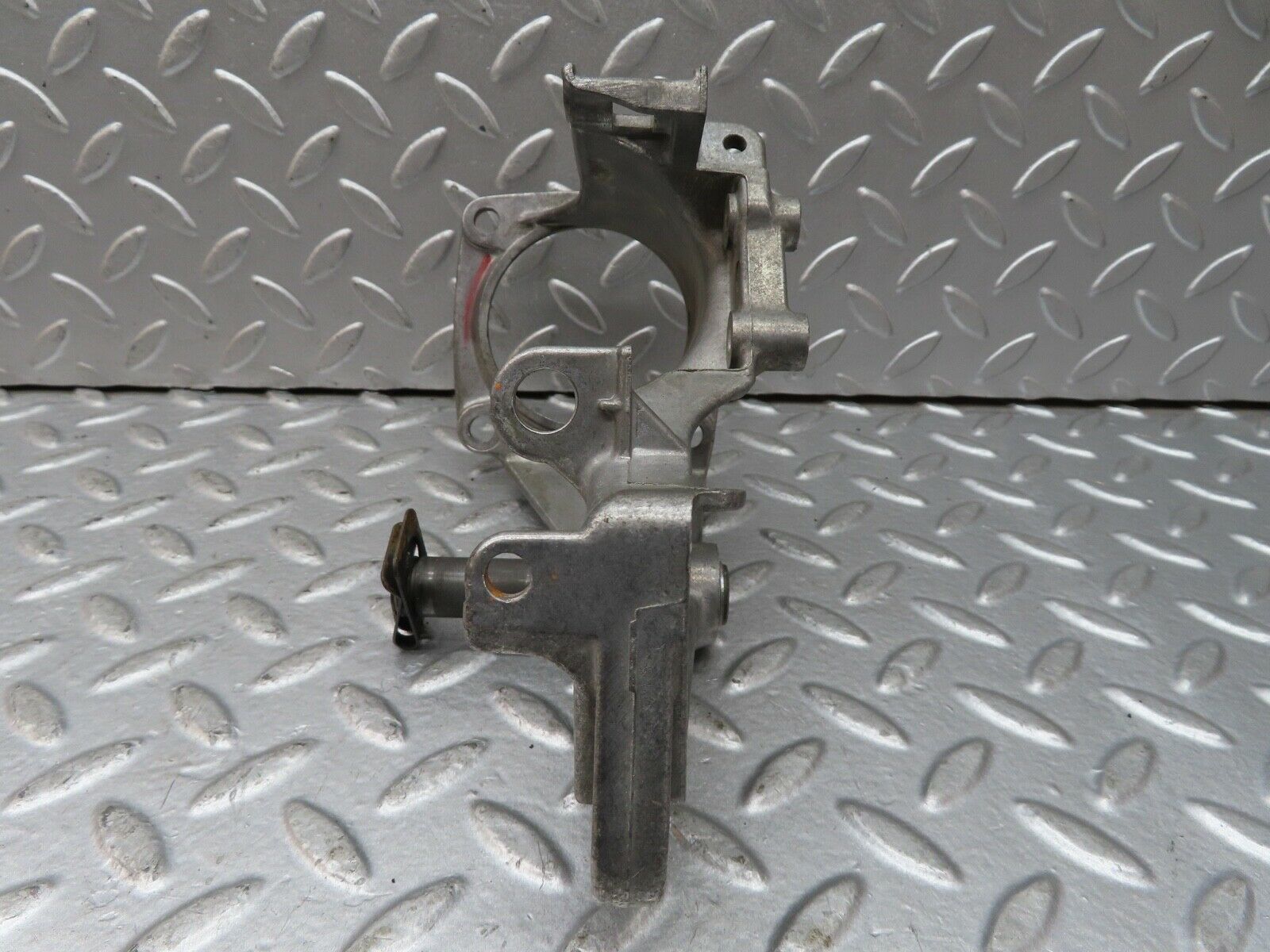 19100 Mercedes-Benz W123 300D Brake Pedal Bracket 1232940501