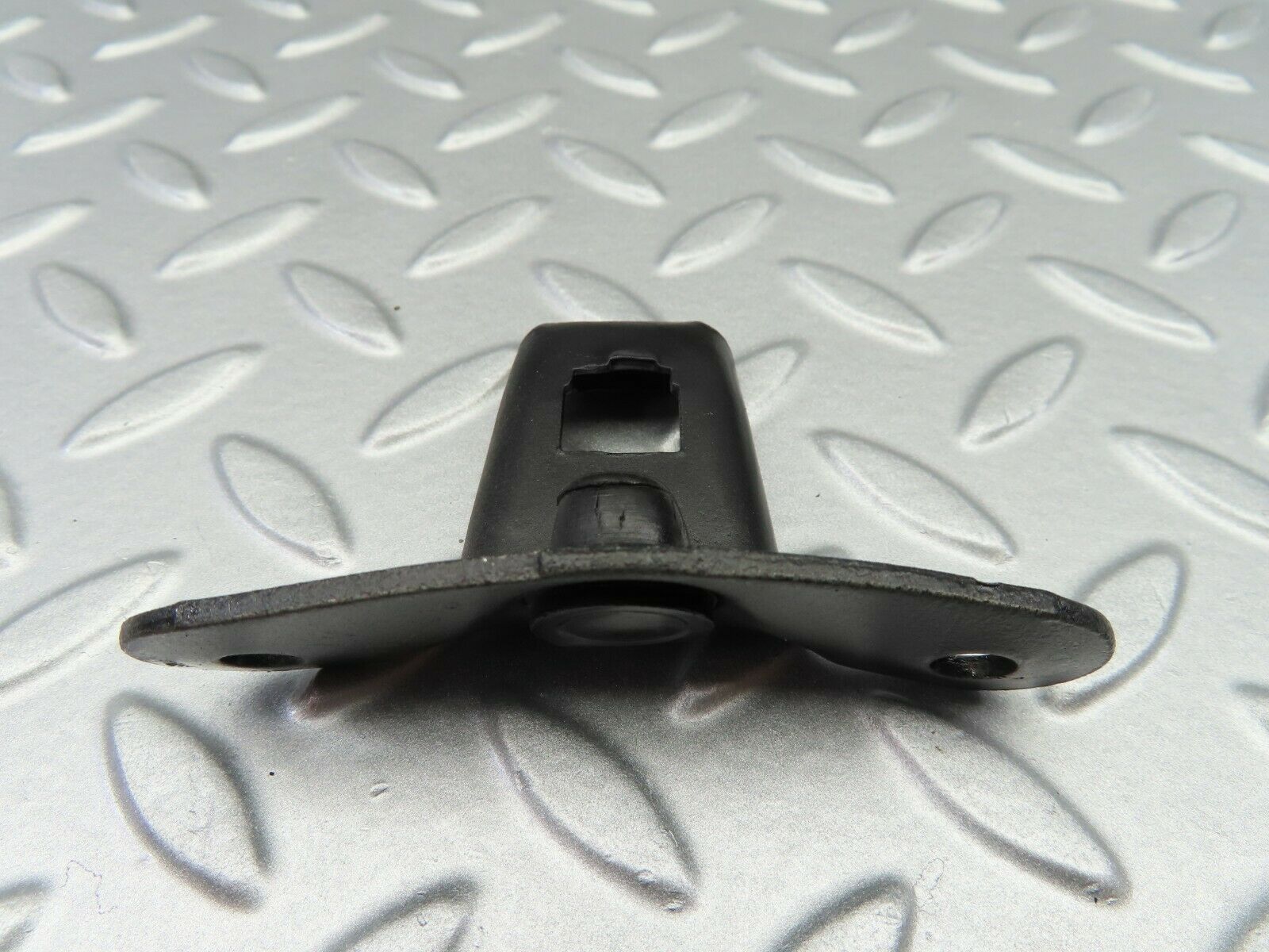 6396 Mercedes-Benz W126 380SE Trunk Lock Latch 1267580050