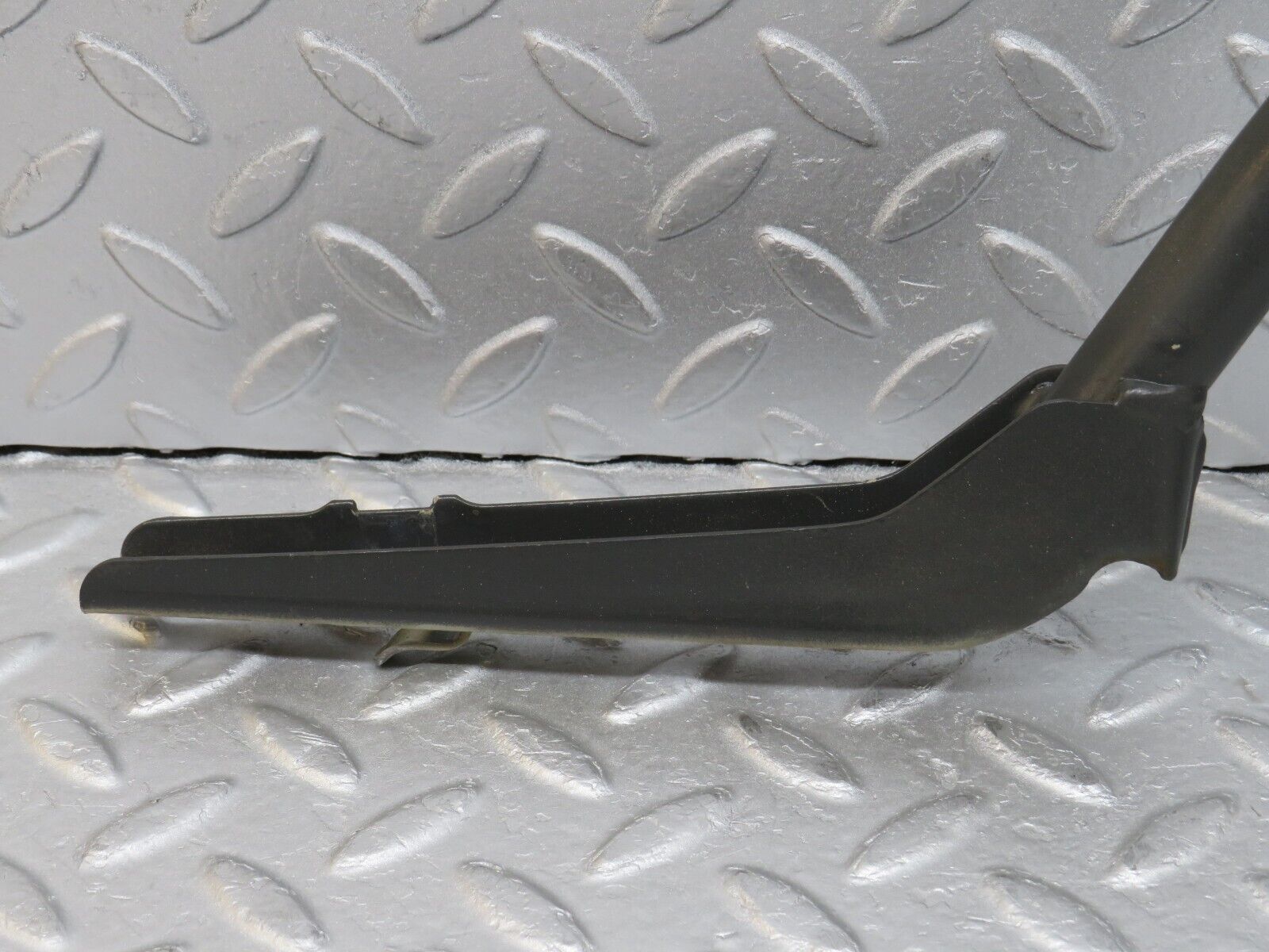 36539 Mercedes-Benz W201 190E 2.0L Boot Lid Trunk Hinge Right Side