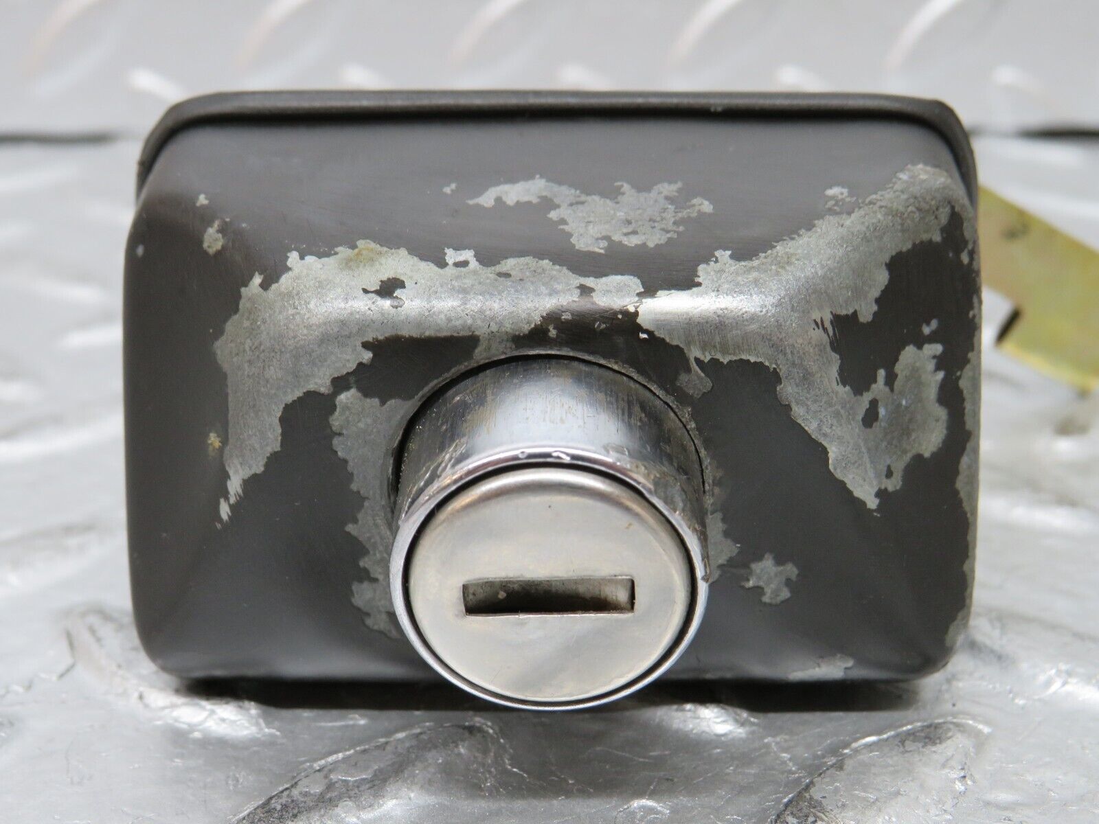 26905 Mercedes-Benz W123 240D Trunk Lock No Key 1237580096