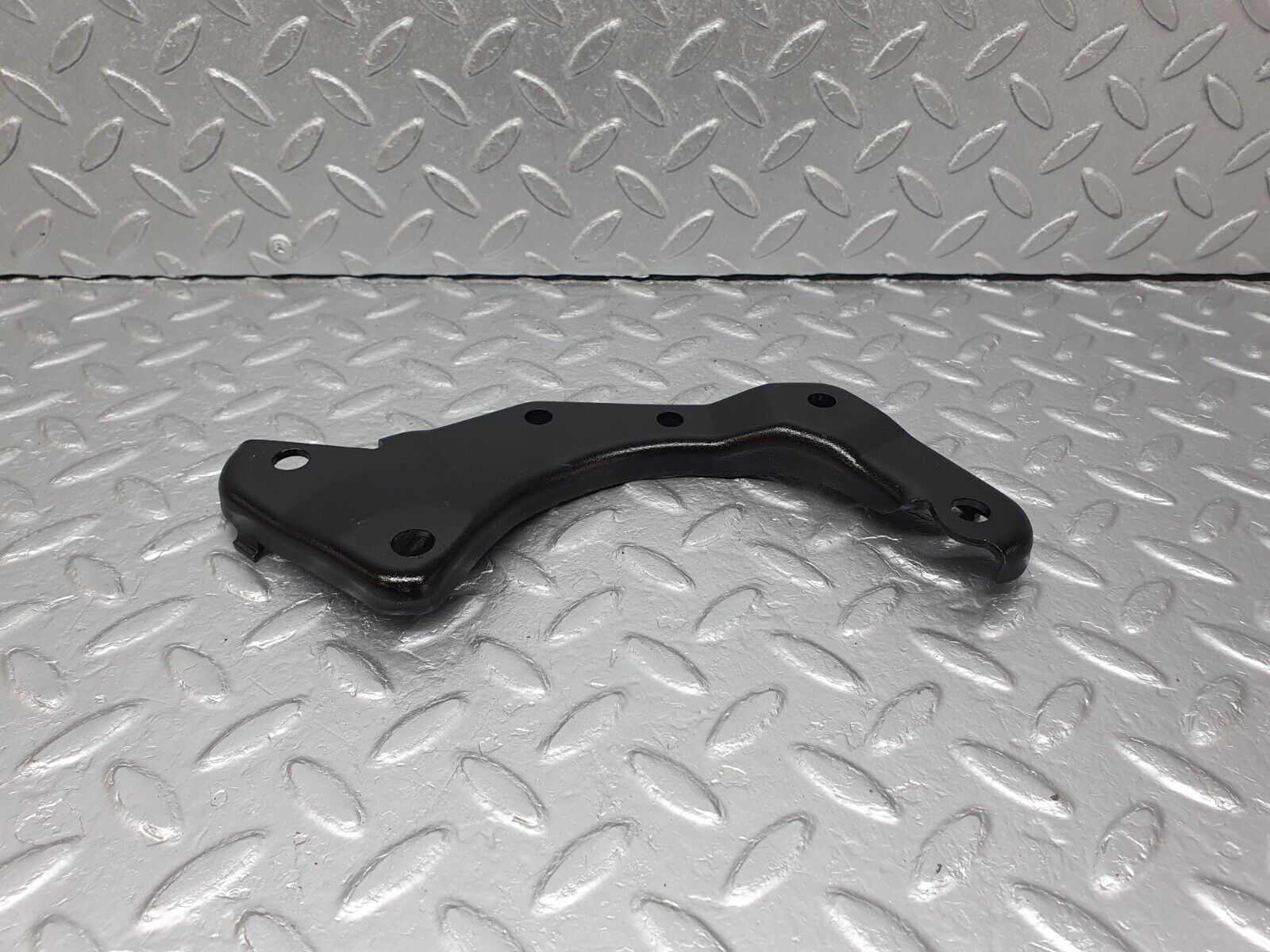 41505 Mercedes-Benz W124 200E Power Steering Pump Bracket