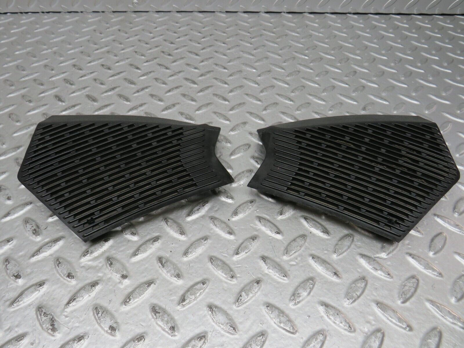 28599 Mercedes-Benz W123 240D Dashboard Speaker Covers 1236802707 1236802807