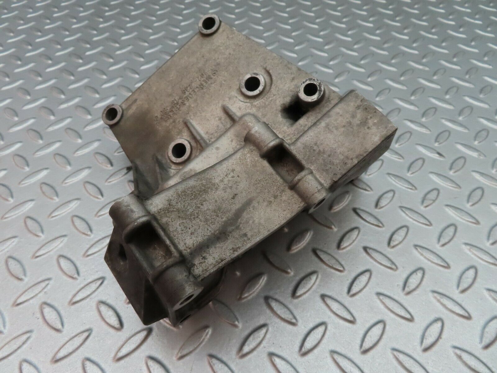 5645 Mercedes-Benz W124 230E Power Steering Pump Bracket 1022361330