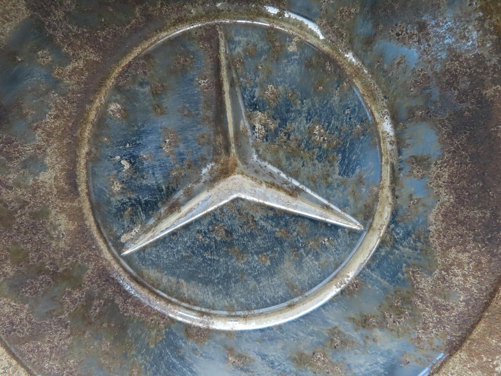 14526 Mercedes-Benz W113 Pagoda Chrome Wheel Hub Cap