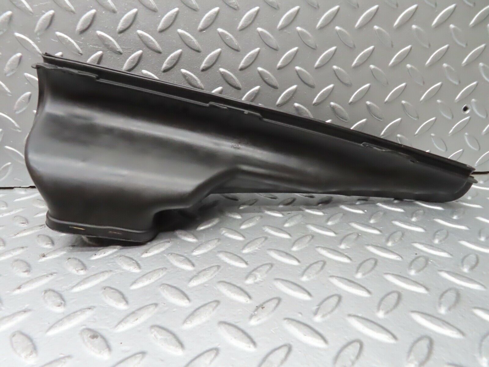 21658 Mercedes-Benz W126 300SE Dashboard Air Vent Duct Pair 1268300119