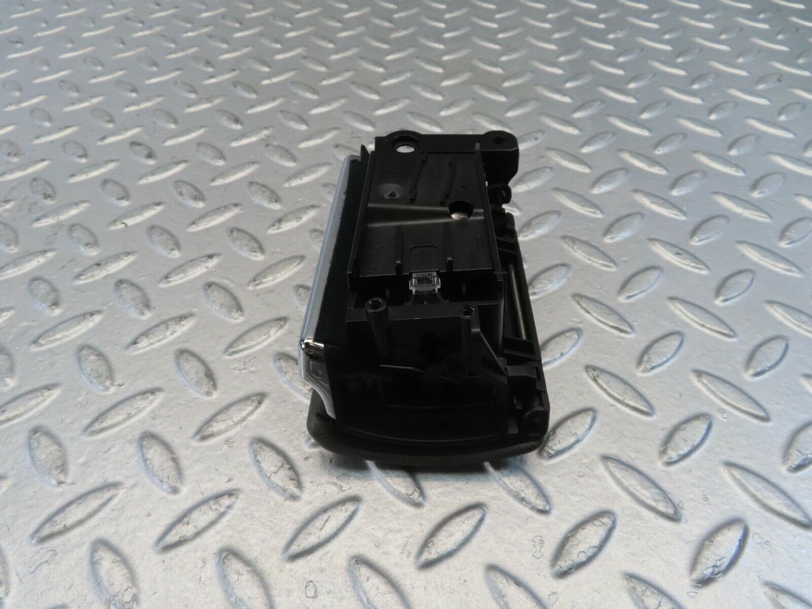 11124 Mercedes-Benz W221 S320 Ashtray Rear Left Door 81271002