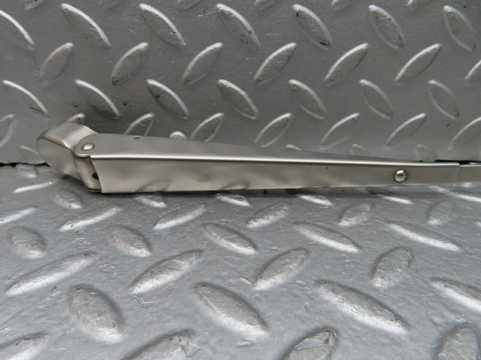 18275 Mercedes-Benz W111 220SE Coupe Wiper Arm Bosch Left Side 3399990553