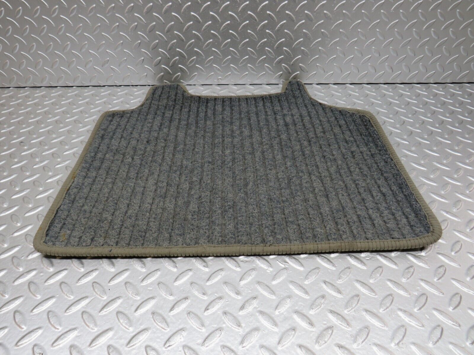 32336 Mercedes-Benz S124 300TE Wagon Rear Right Floor Carpet Mat Grey