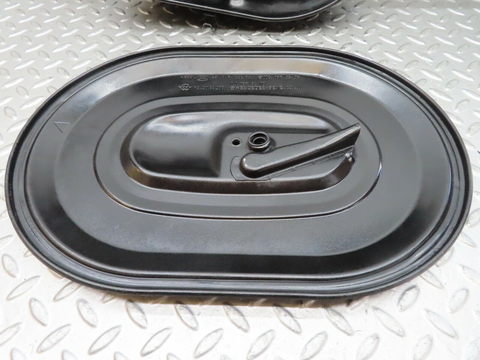 15893 Mercedes-Benz W123 280E Air Filter Box Housing 0110949702