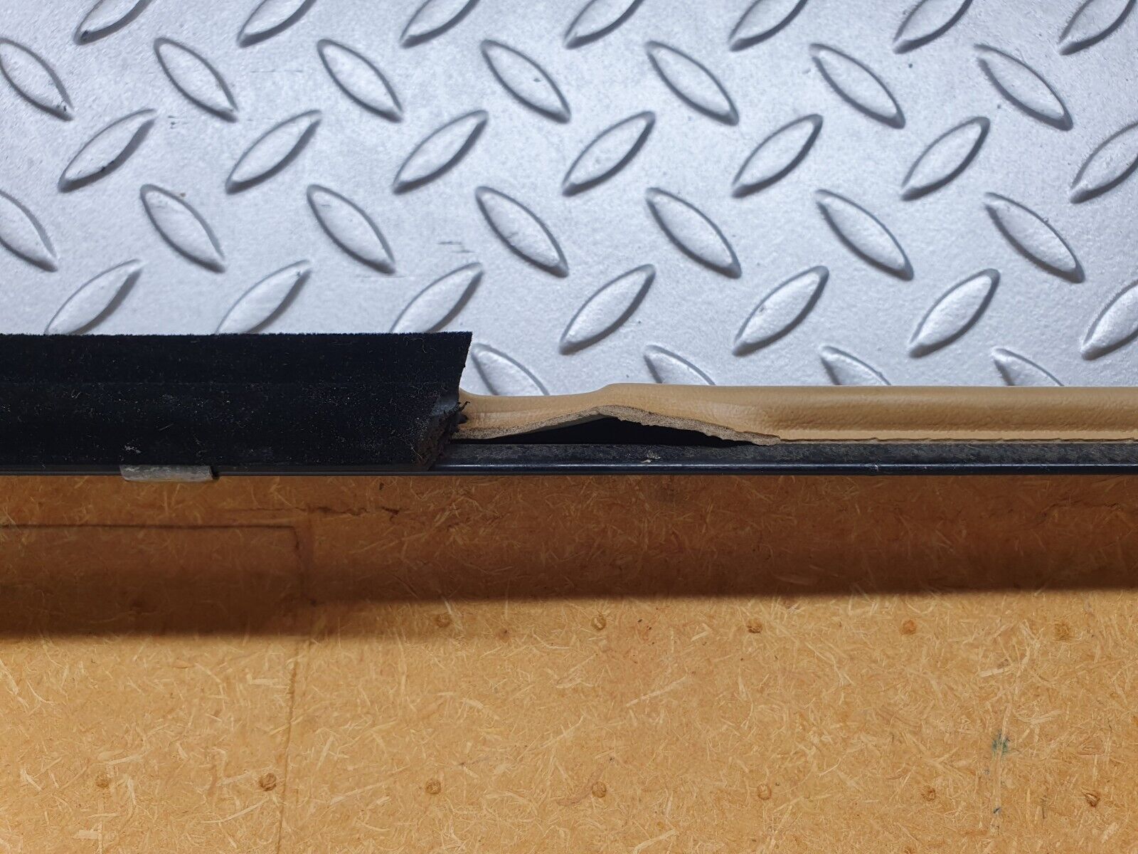 41482 Mercedes-Benz W124 200E Rear Left Door Card Palomino