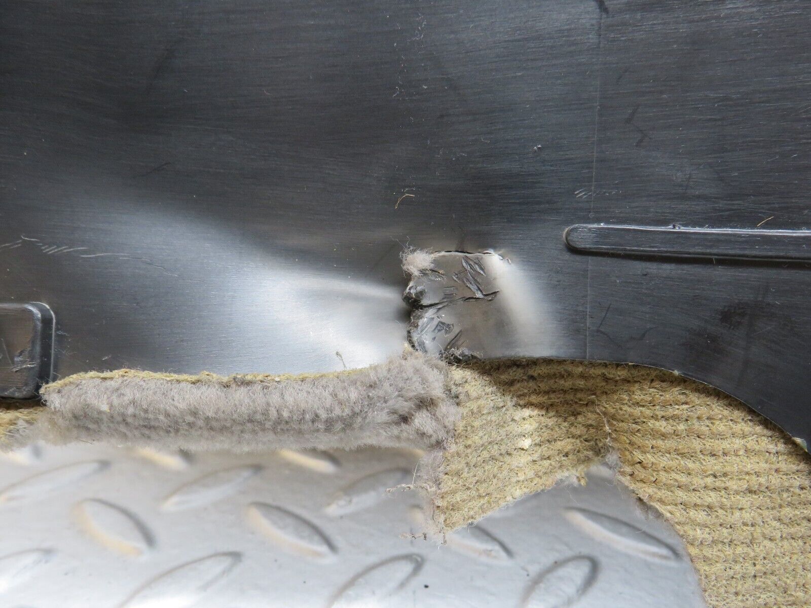 36233 Mercedes-Benz W126 420SE Centre Console Carpet Left Grey 1266831525