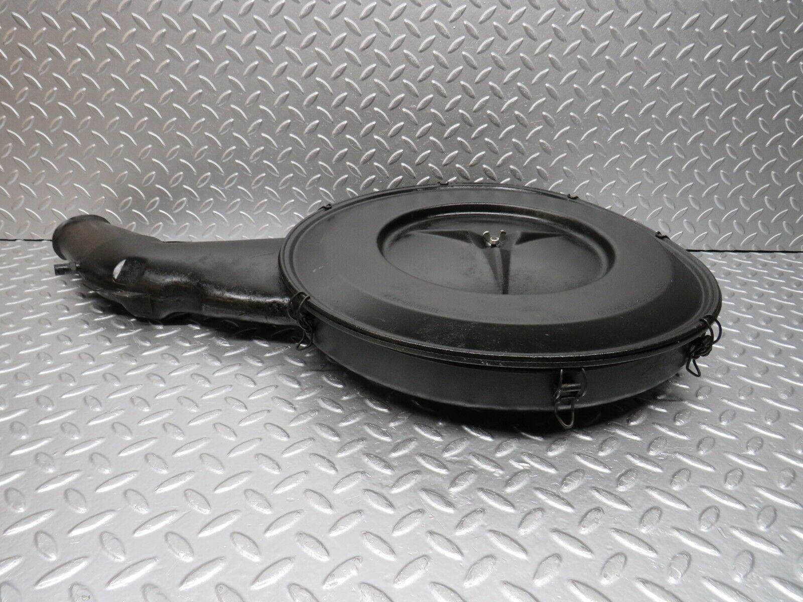 0850 Mercedes-Benz C107 350SLC Coupe Air Filter Housing 4515785126