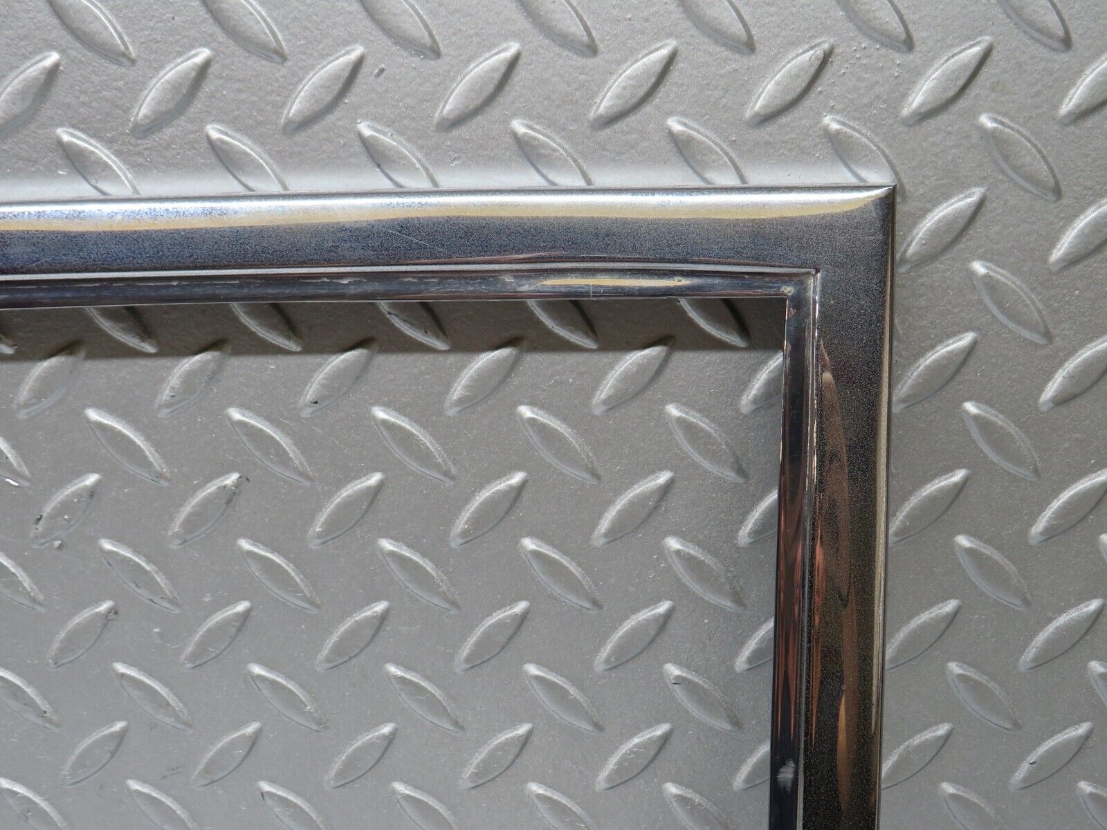 37317 Mercedes-Benz W109 300SEL Front Left Door Chrome Window Frame