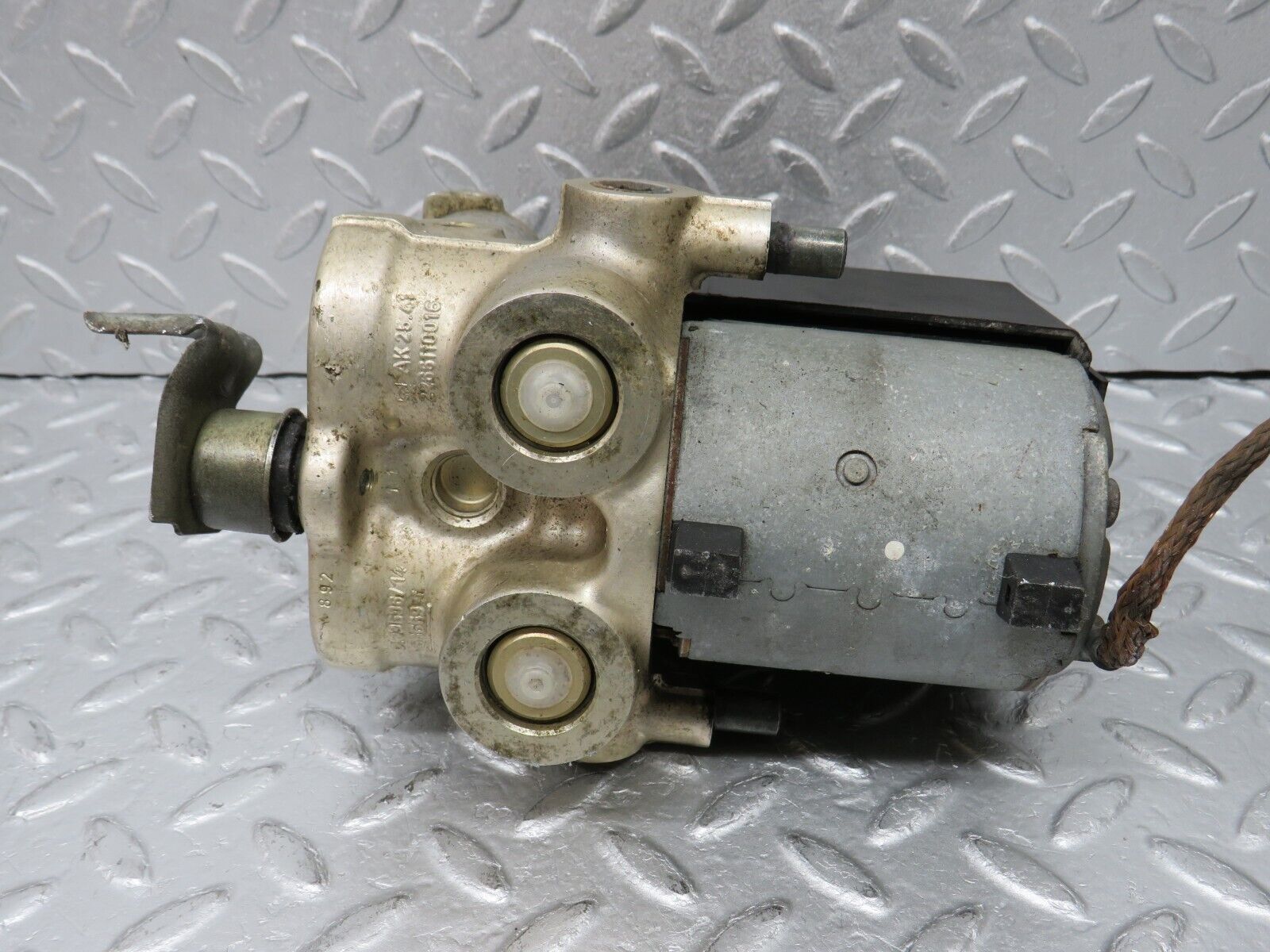 38578 Mercedes-Benz R129 280SL Coupe ABS Brake Pump Bosch 0265200043