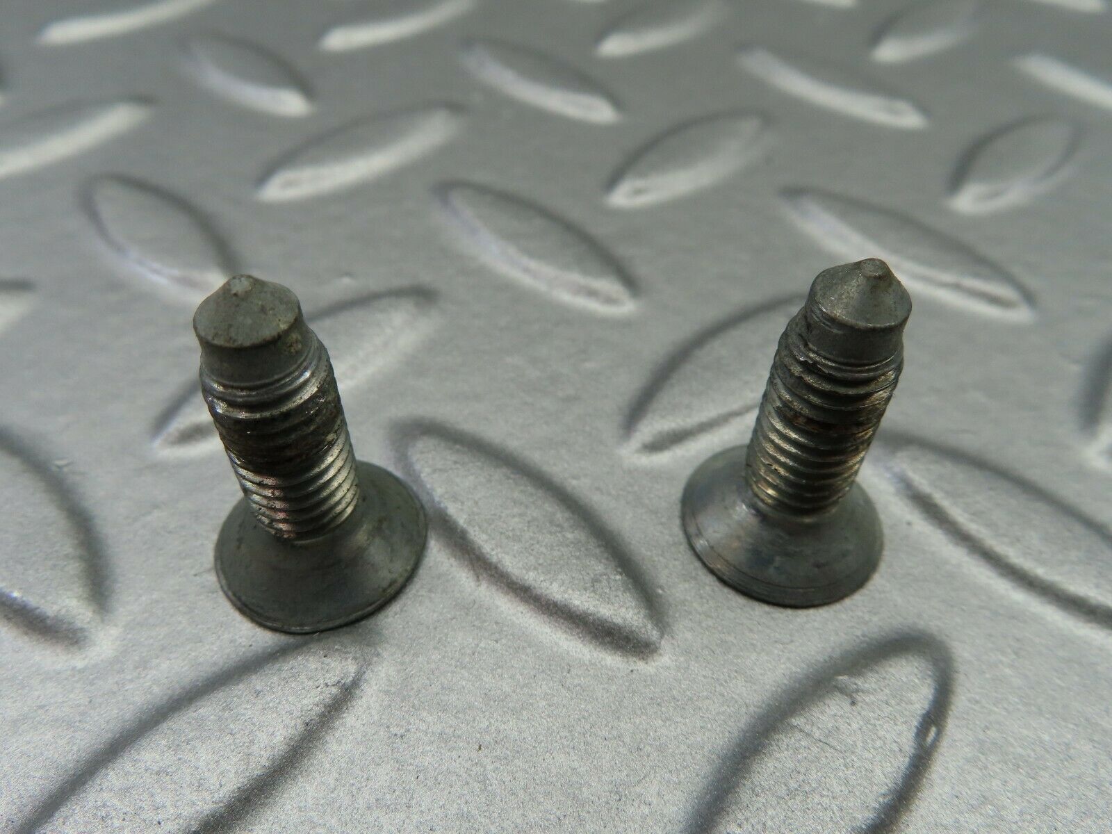 6758 Mercedes-Benz S124 E220 Wagon Door Lock Latch