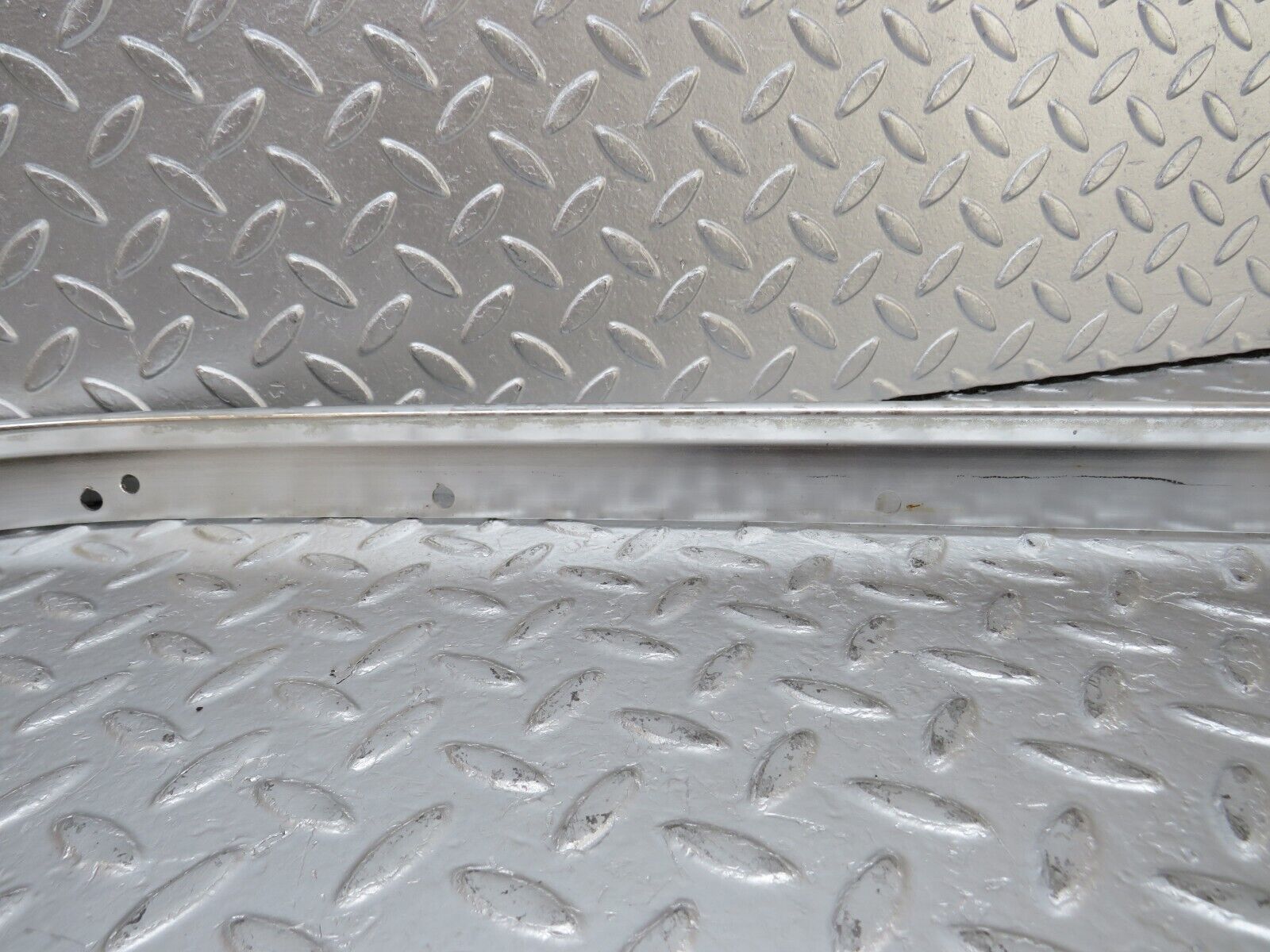 34457 Mercedes-Benz C126 380SEC Coupe Roof Chrome Trim Left Side