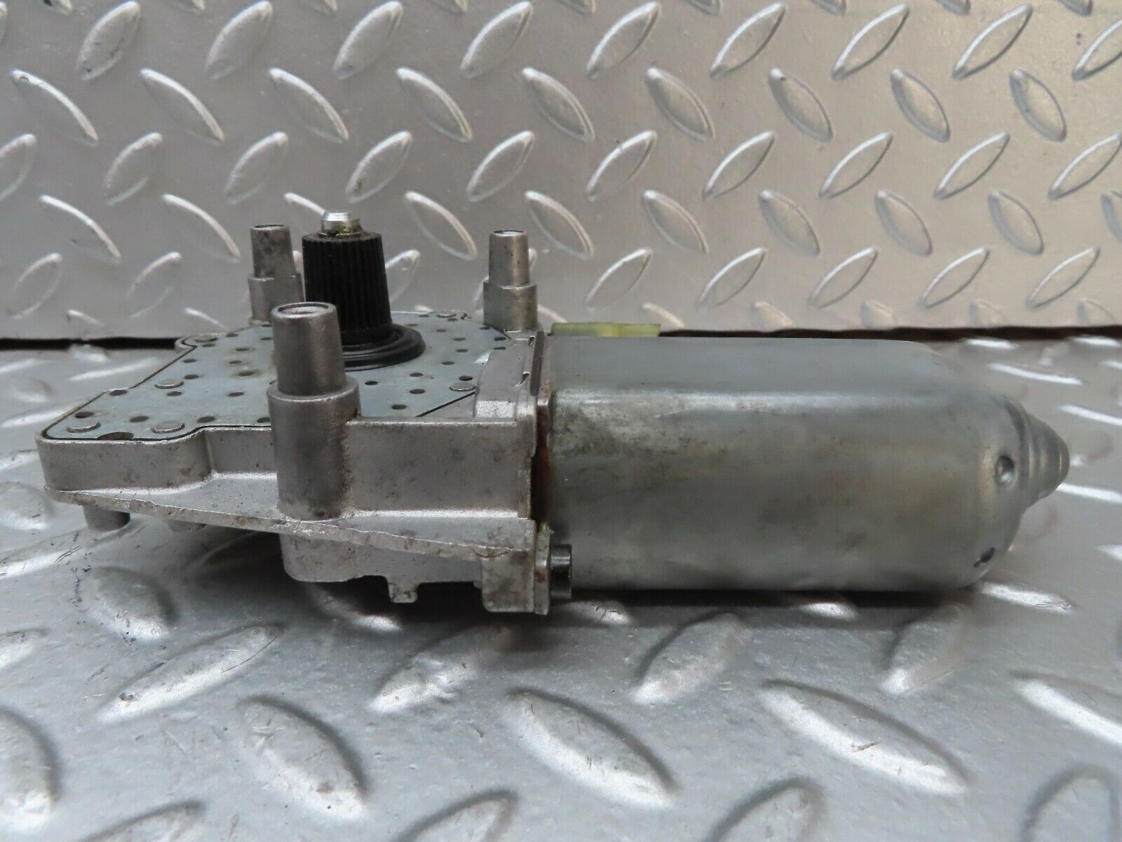 19519 Mercedes-Benz C140 CL420 Coupe Rear R Window Regulator Motor 0130821514