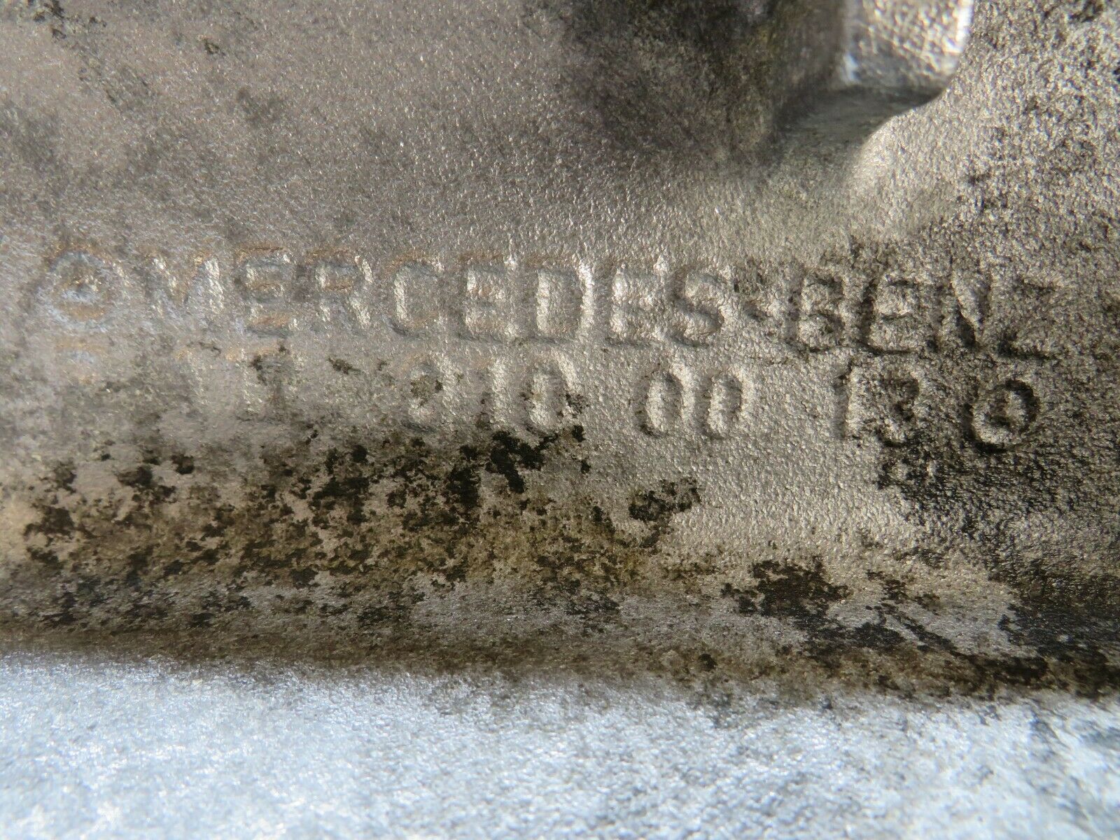 23863 Mercedes-Benz C107 450SLC Coupe Oil Pan Oil Sump 1170100013