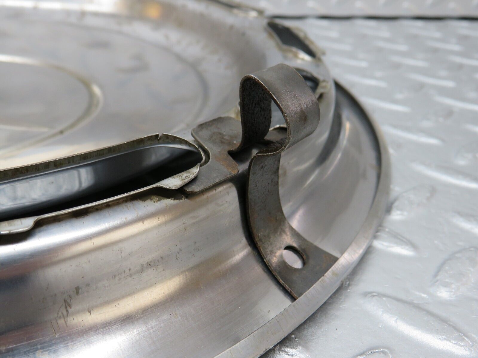 37467 Mercedes-Benz W109 300SEL Wheel Hub Cap 14"