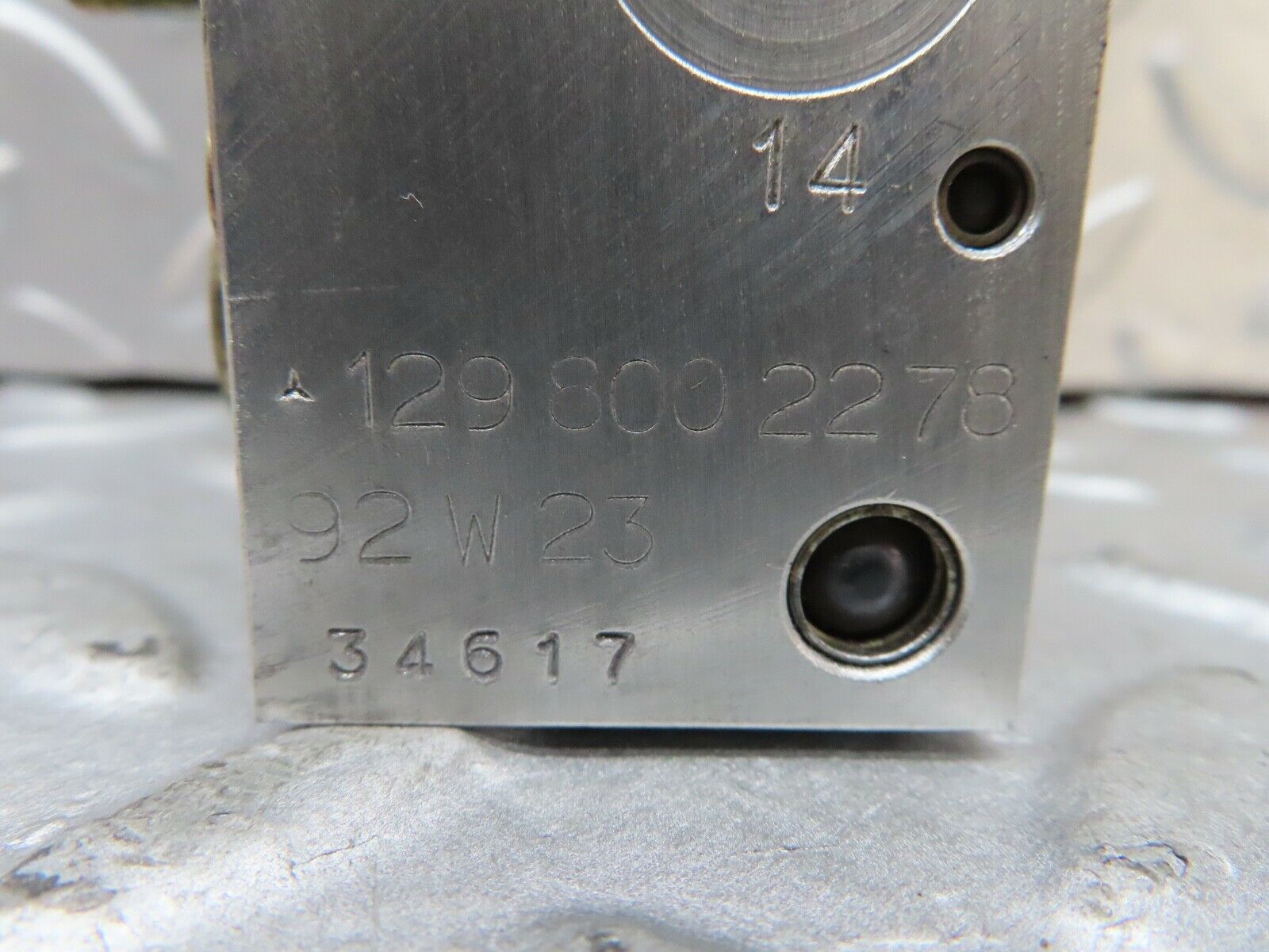 17471 Mercedes-Benz R129 300SL Coupe Soft Top Hydraulic Valve Block 1298002278