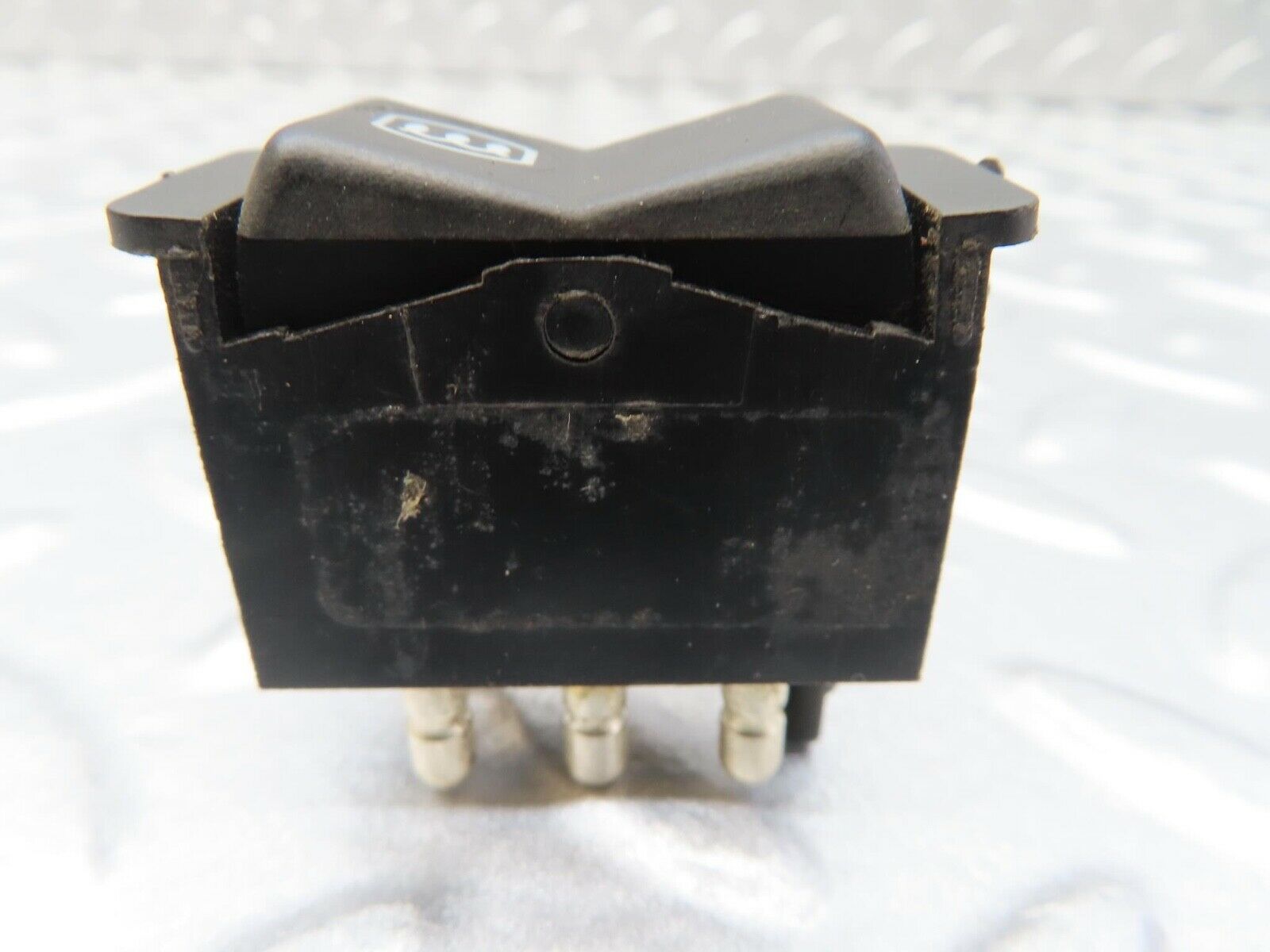 13961 Mercedes-Benz C107 280SLC Rear Window Defroster Switch