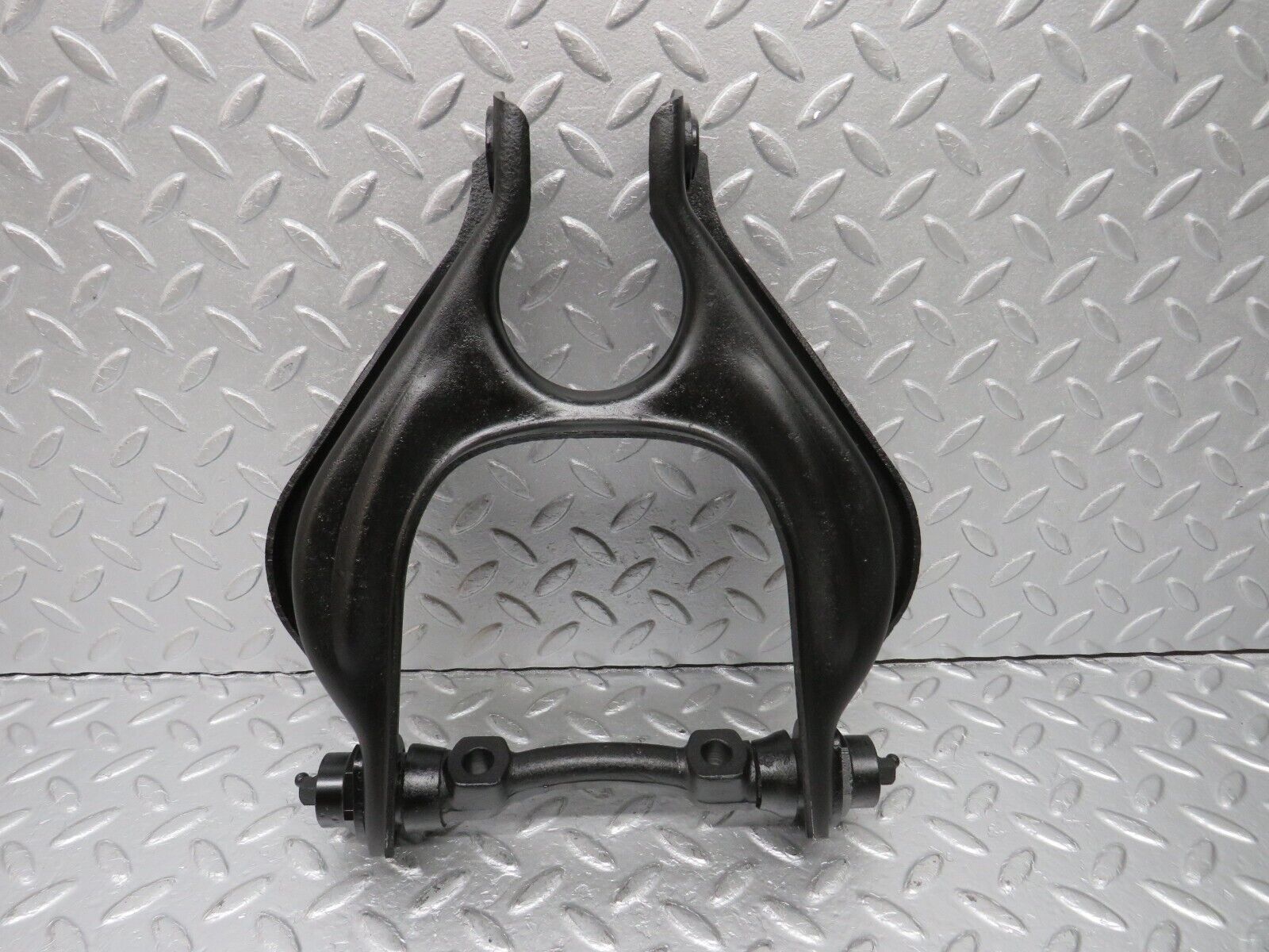 40387 Mercedes-Benz W110 230 Front Right Upper Control Arm