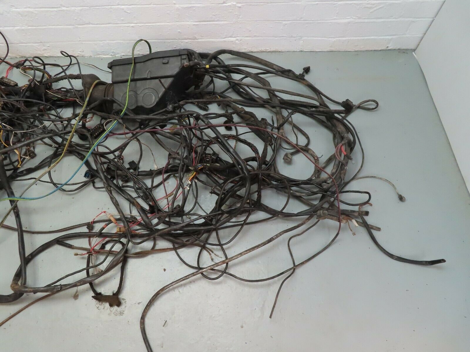 6315 Mercedes-Benz W126 380SE Engine Chassis Body Wire Wiring Harness