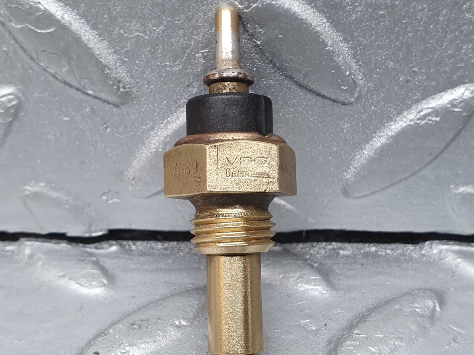 41265 Mercedes-Benz W126 300SE Coolant Temperature Sensor VDO 0055421017